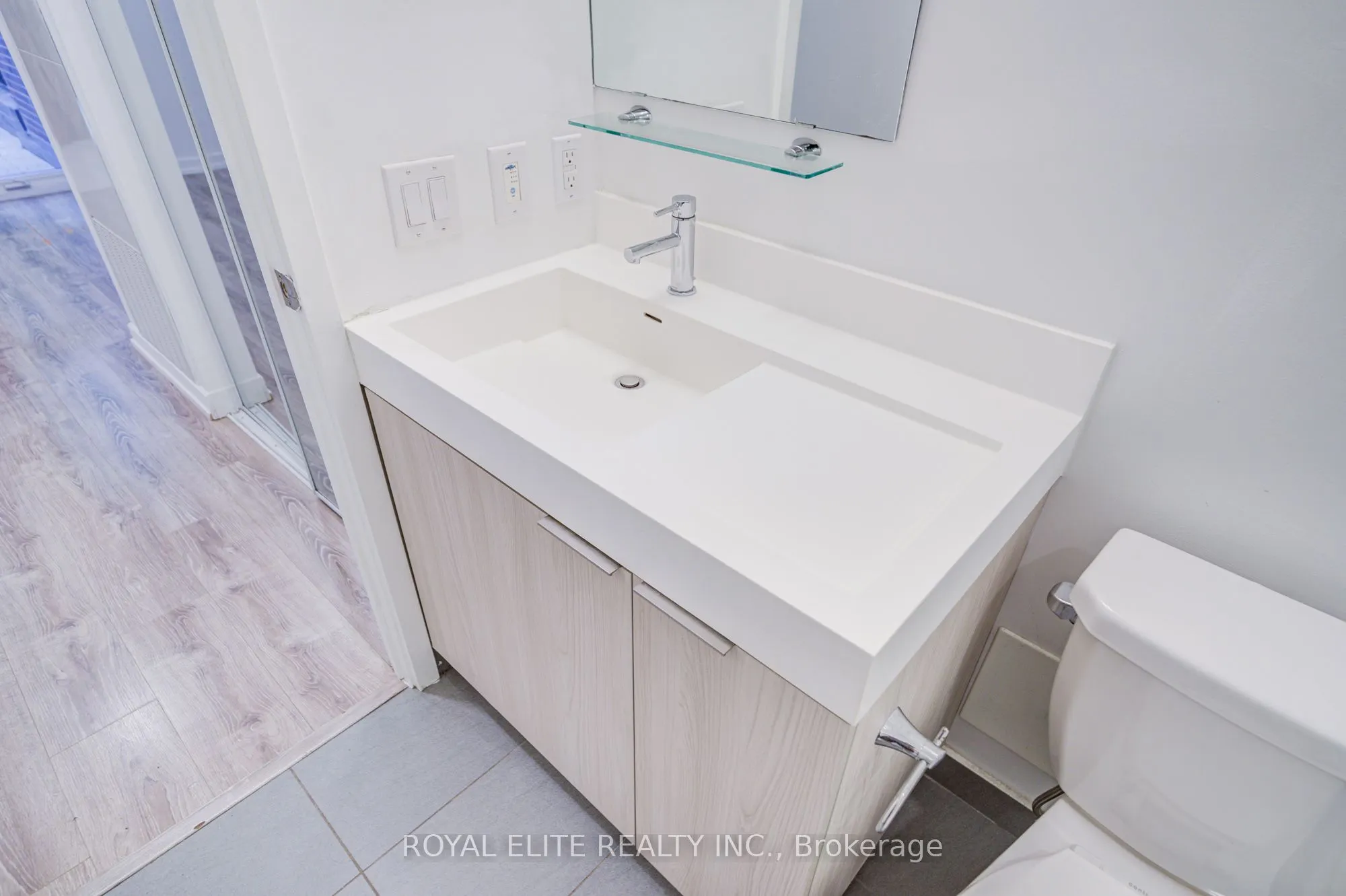 20 Tubman Avenue, #101