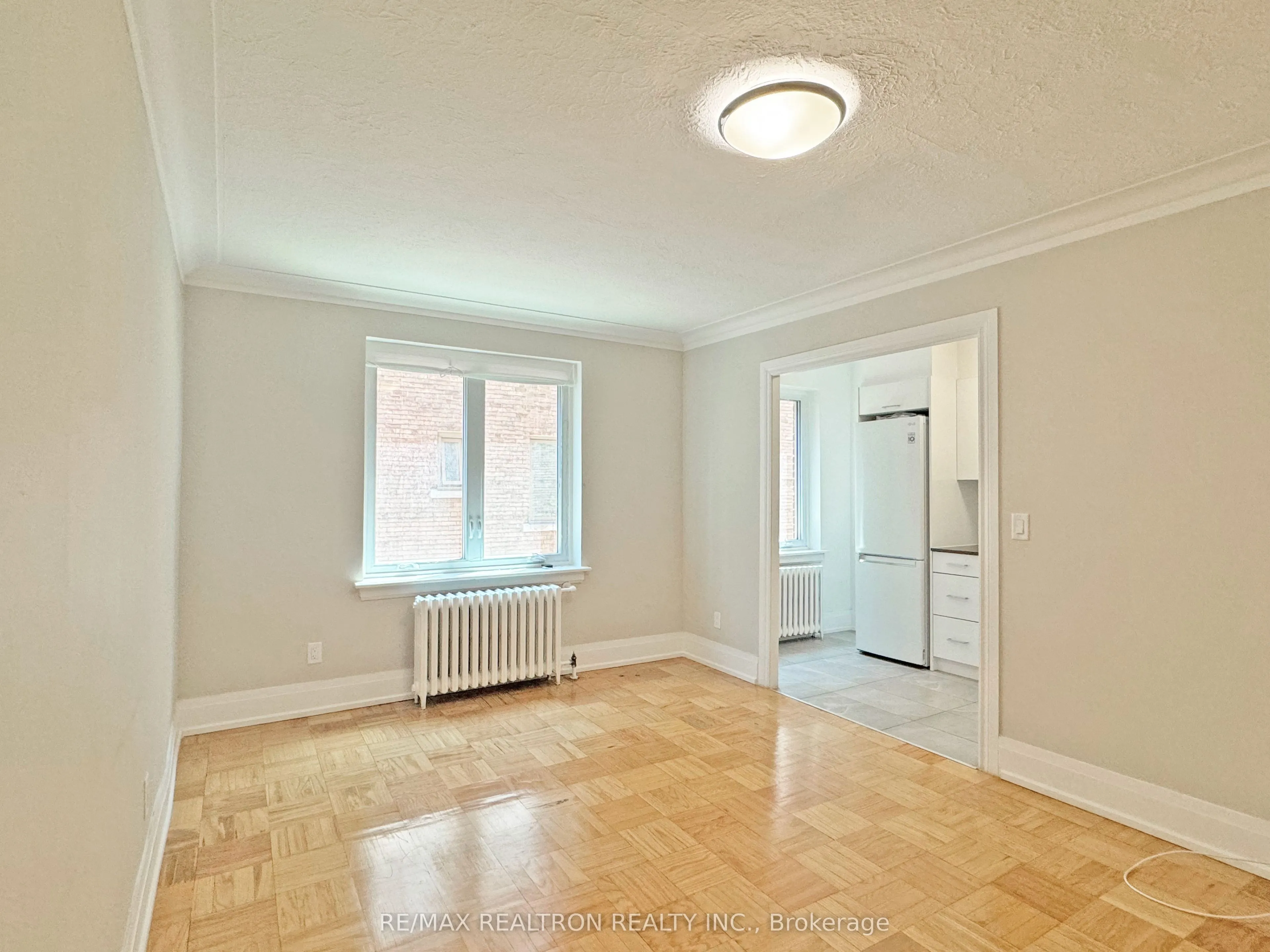 398 Avenue Road, #323