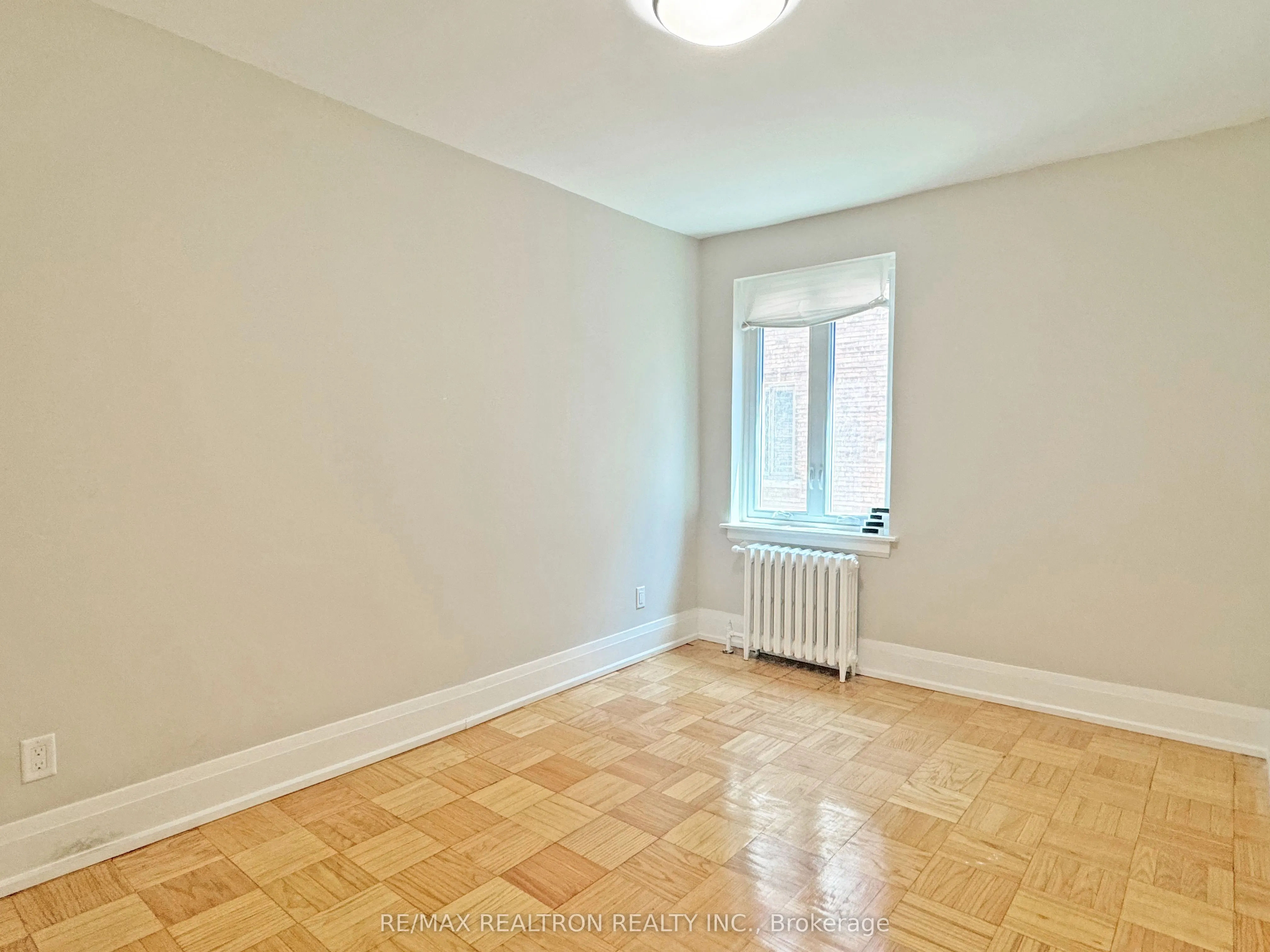 398 Avenue Road, #323