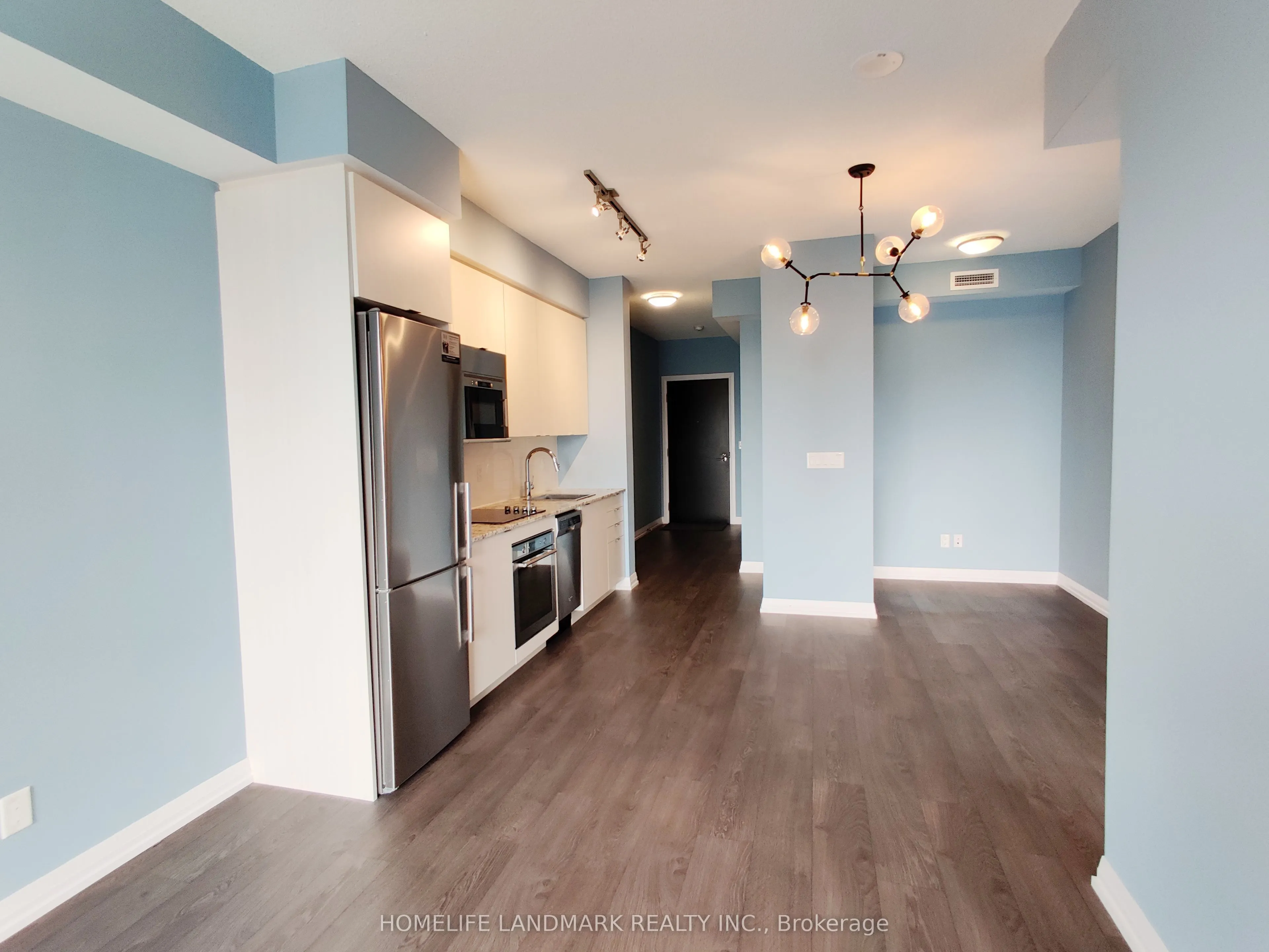101 Erskine Avenue, #805