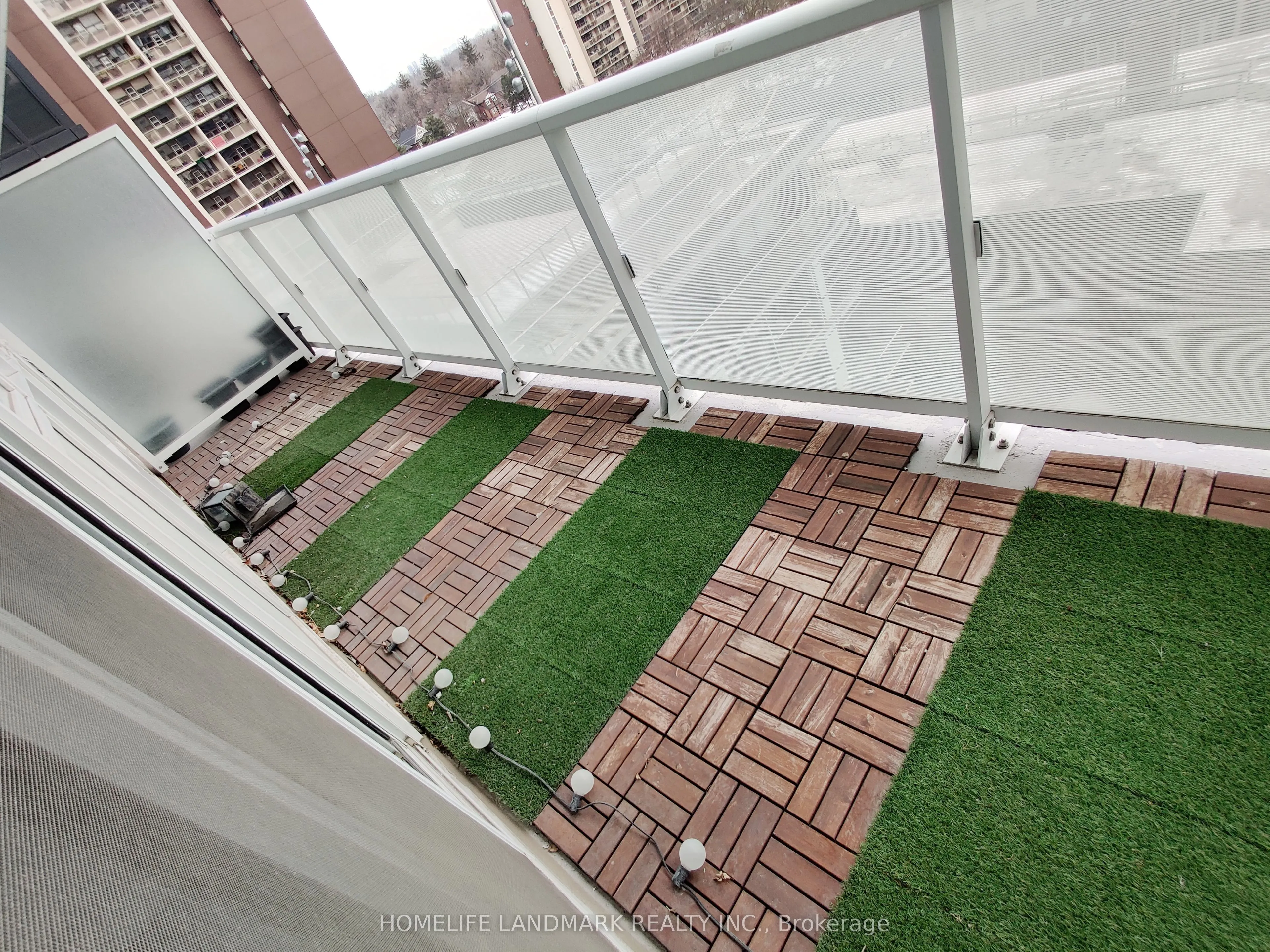 101 Erskine Avenue, #805
