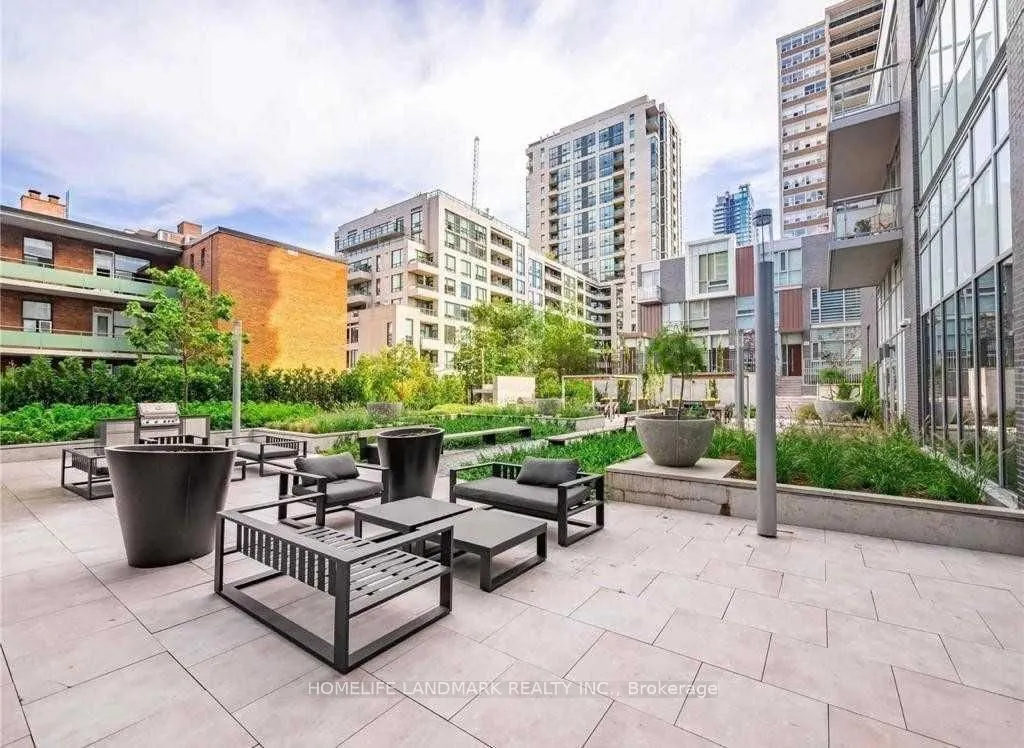 101 Erskine Avenue, #805