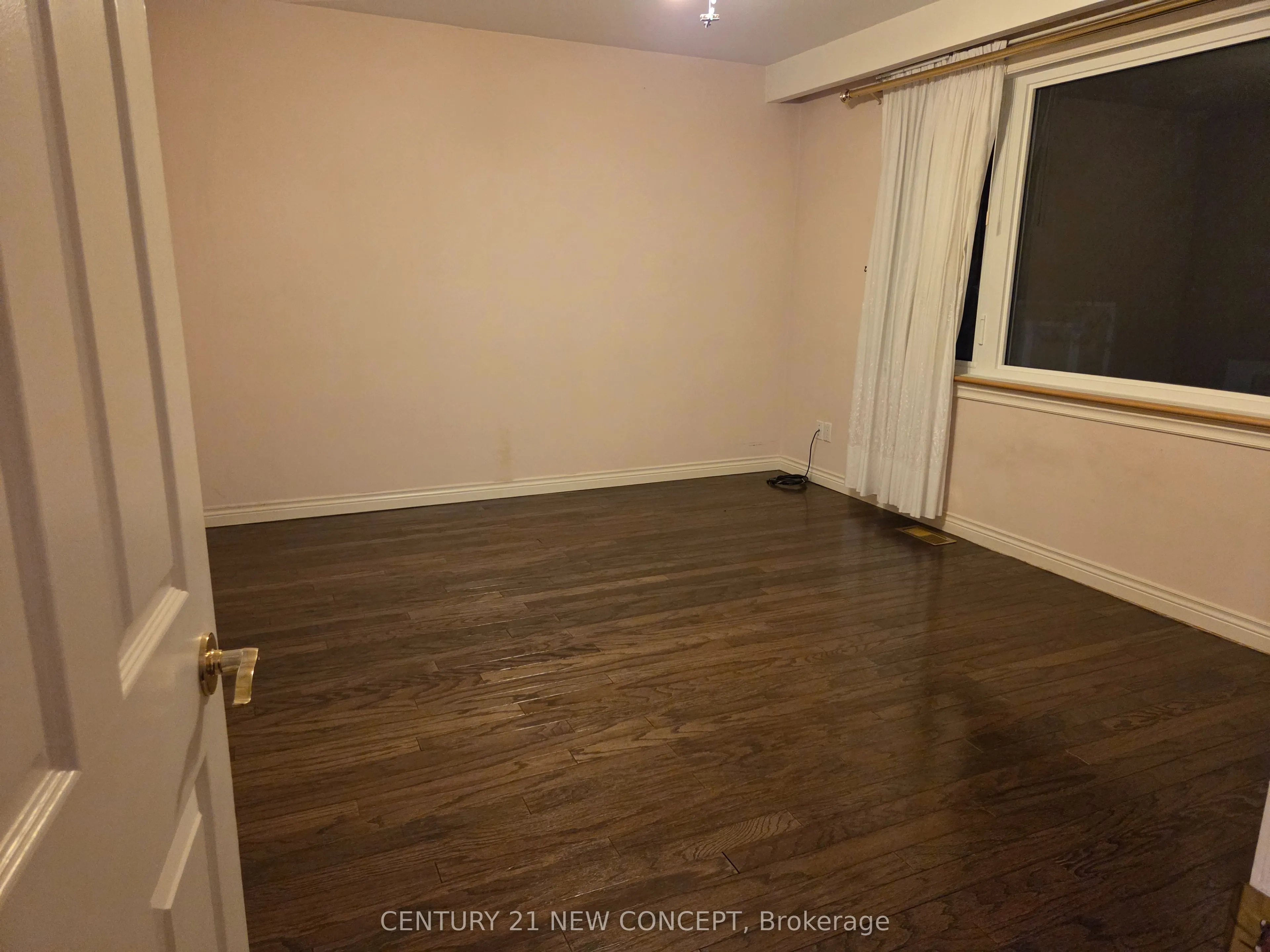 9 Bowerbank Drive, #Main Floor