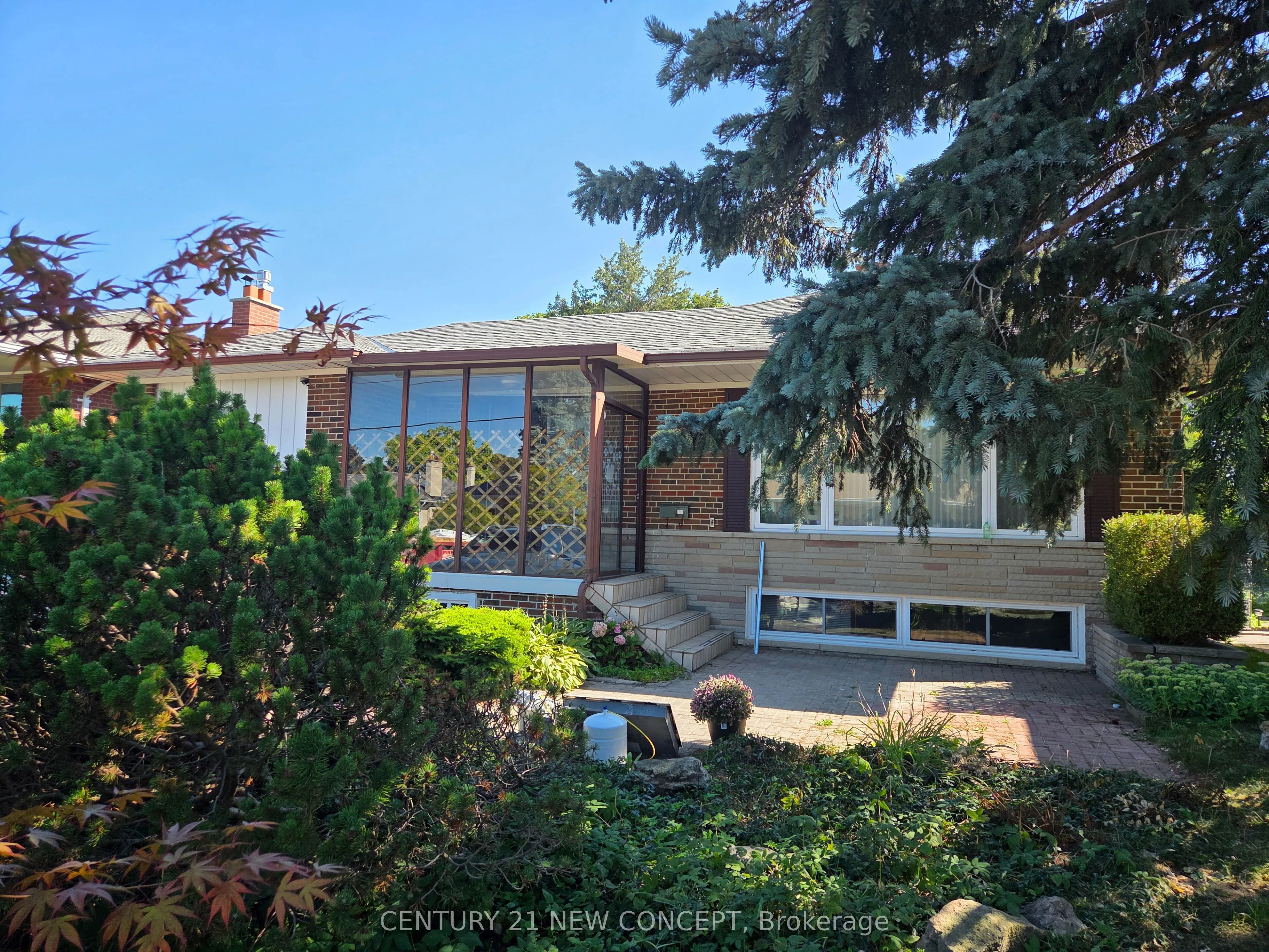 9 Bowerbank Drive, #Main Floor