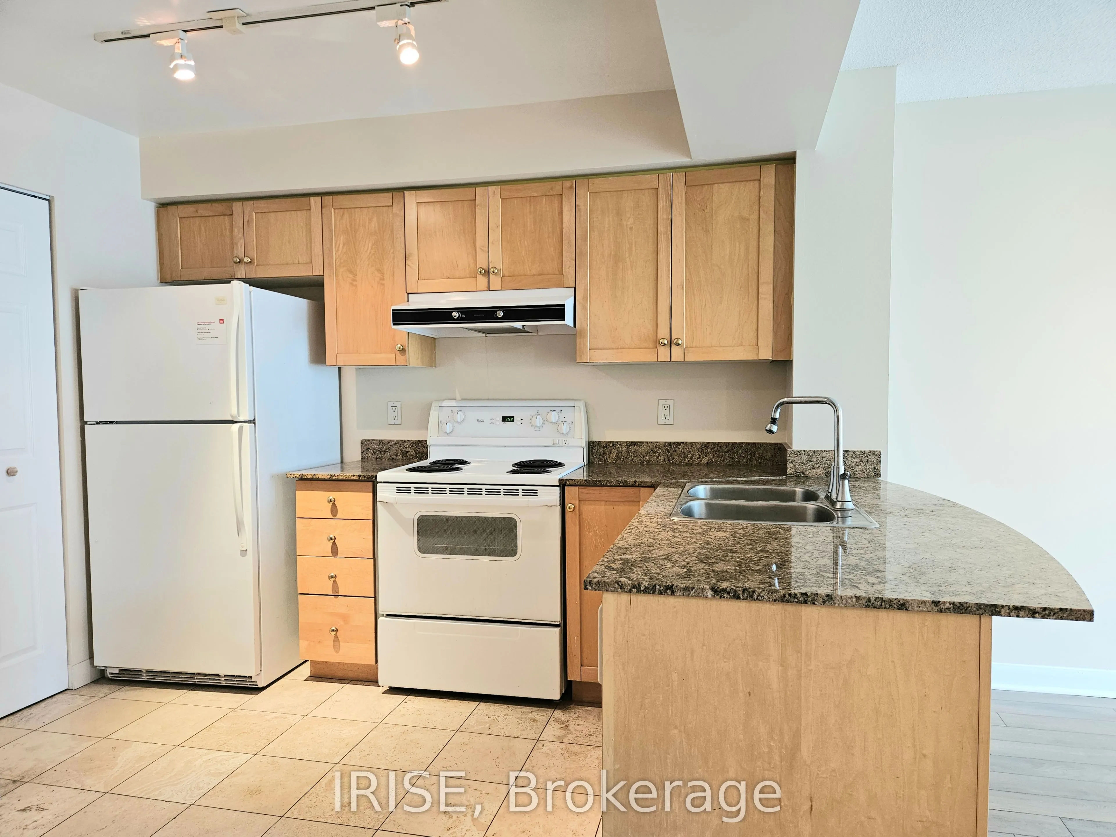 323 Richmond Street E, #611