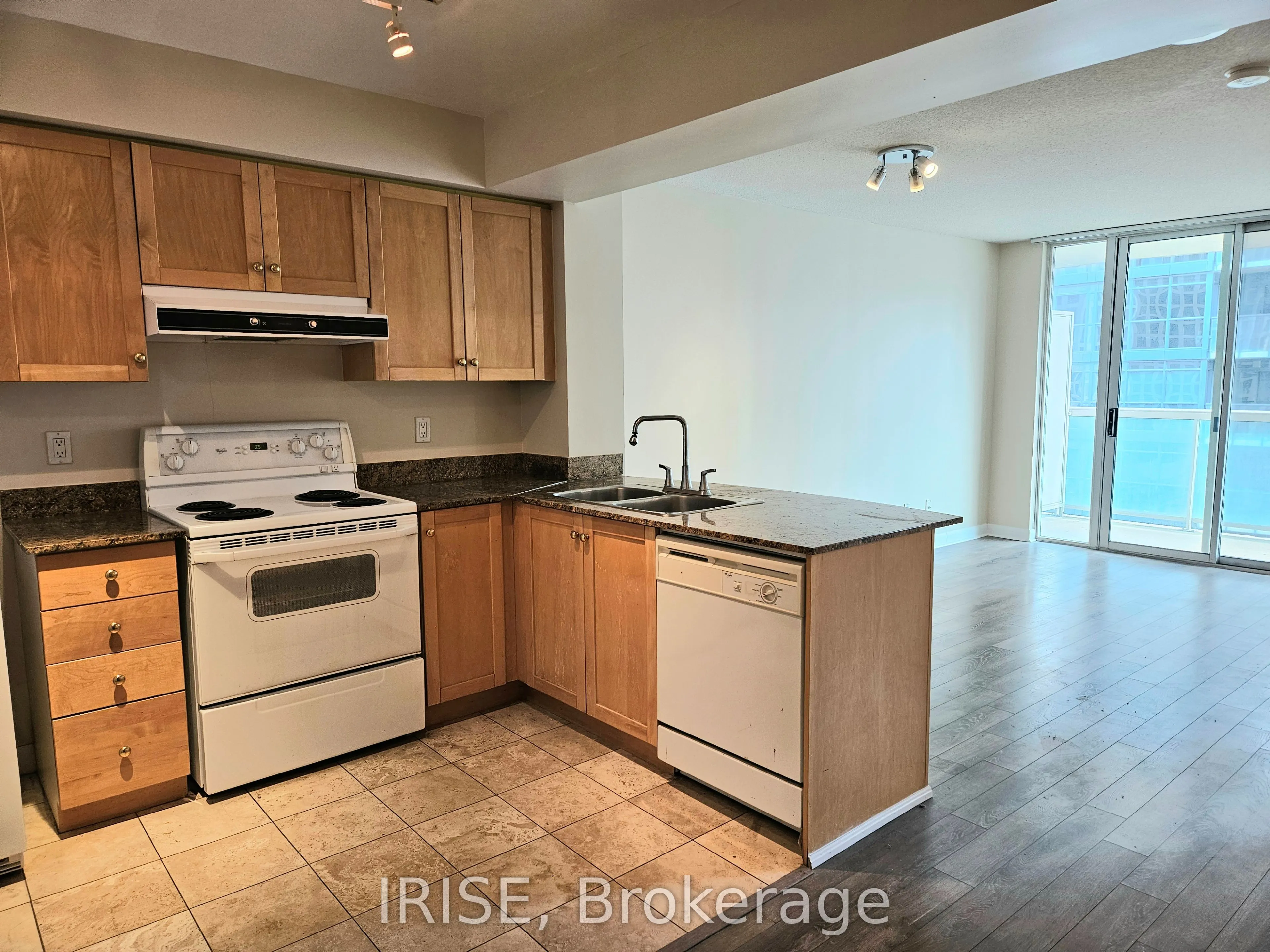 323 Richmond Street E, #611