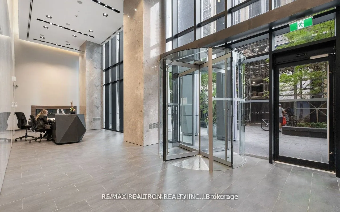 1 Yorkville Avenue, #3210