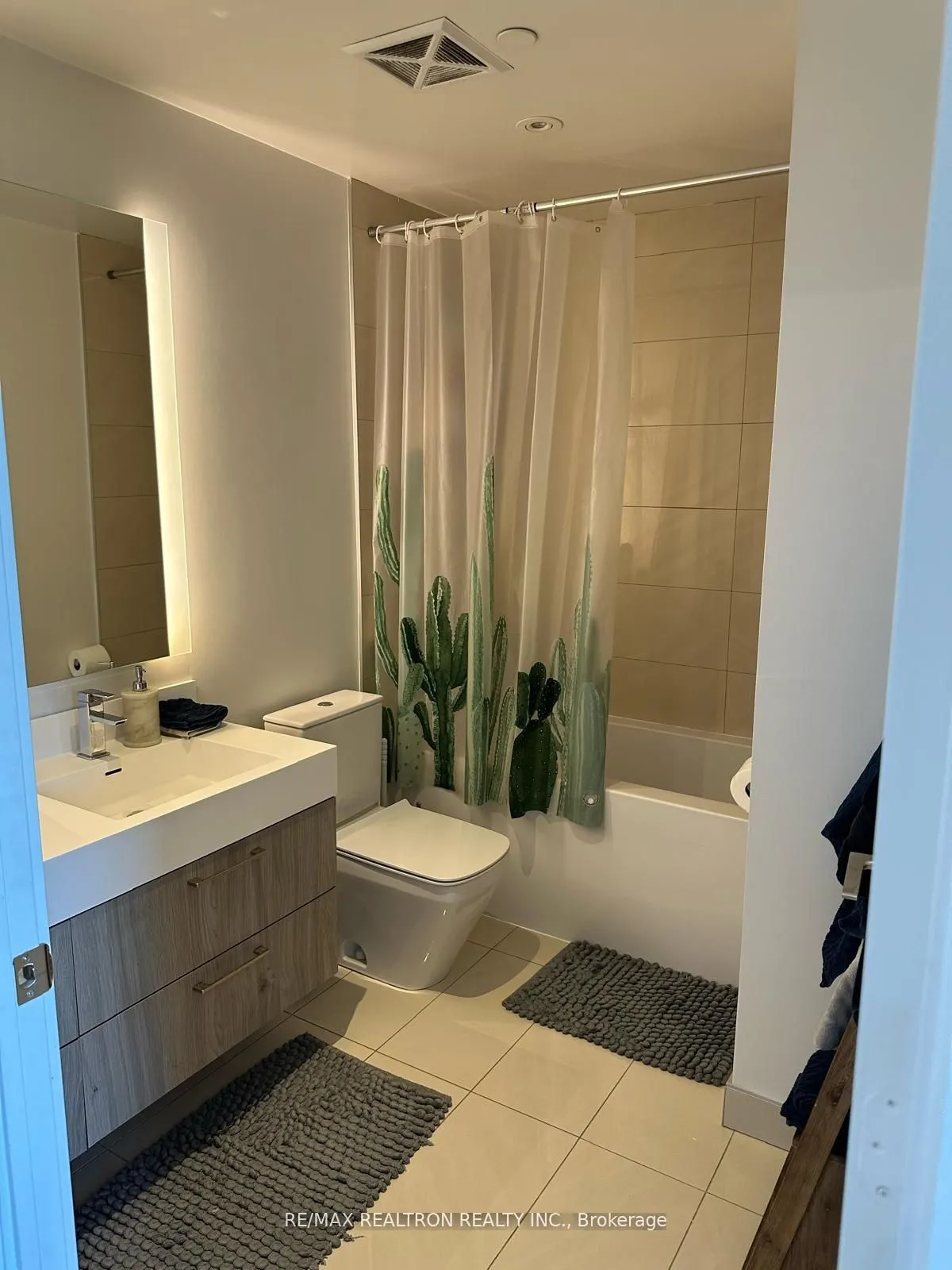 1 Yorkville Avenue, #3210