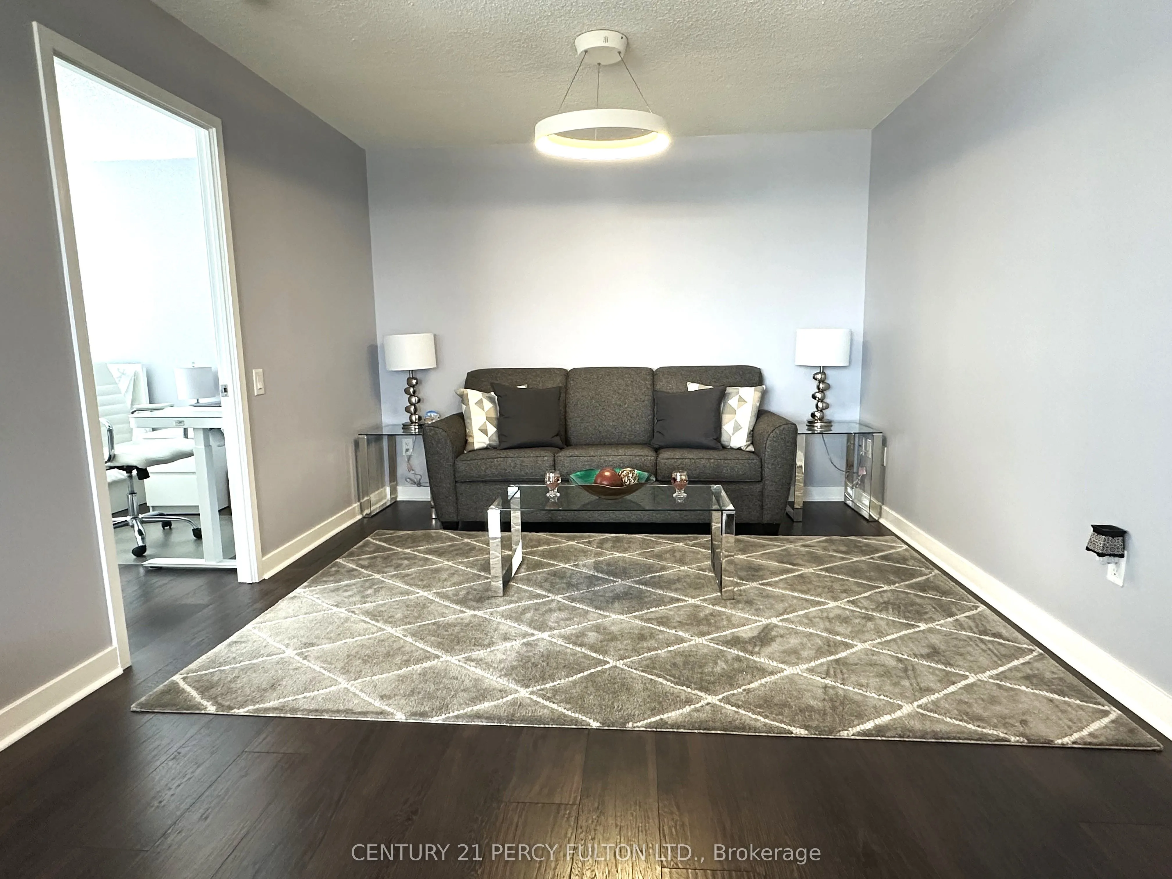15 Singer Court, #910