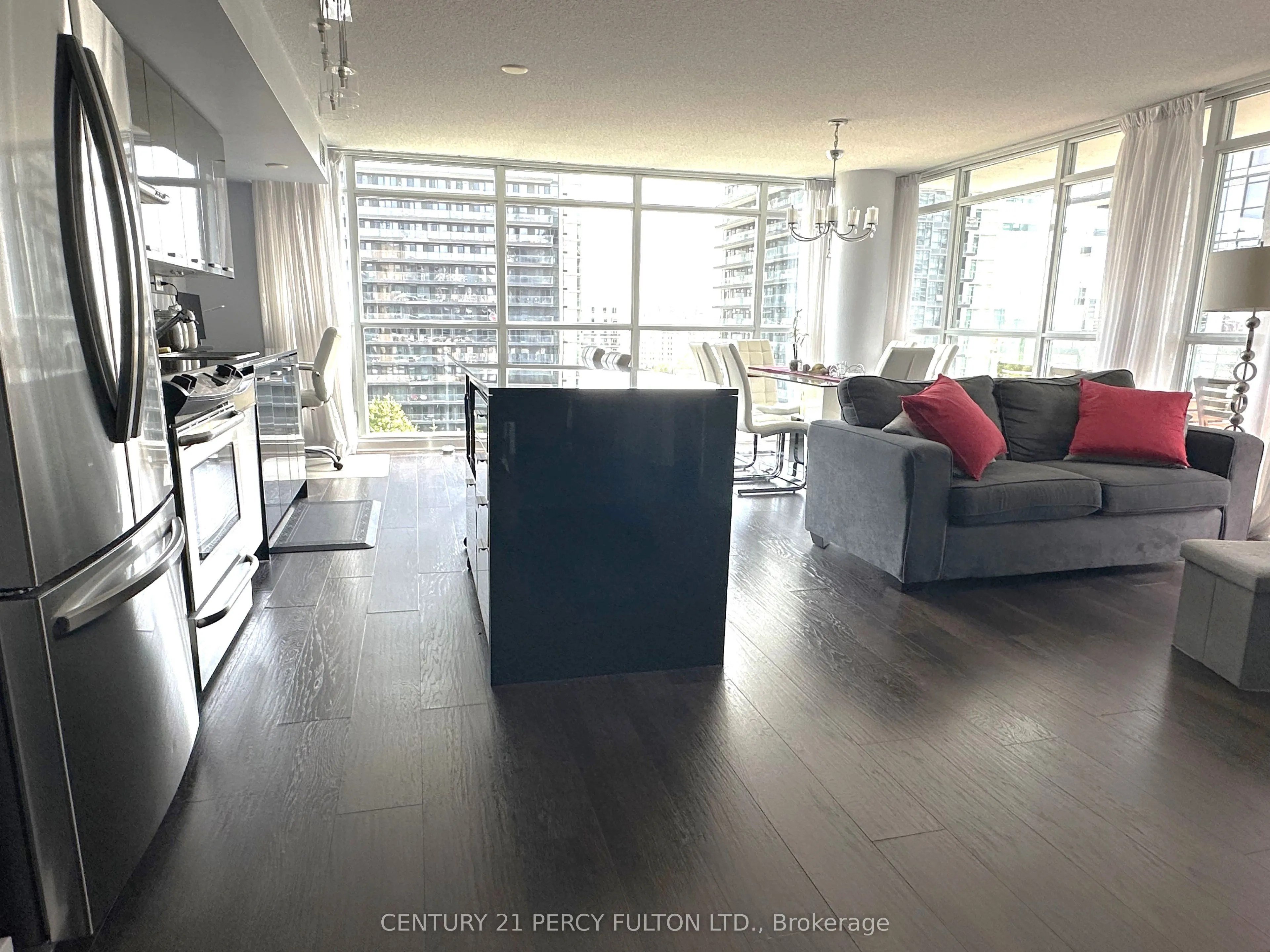 15 Singer Court, #910