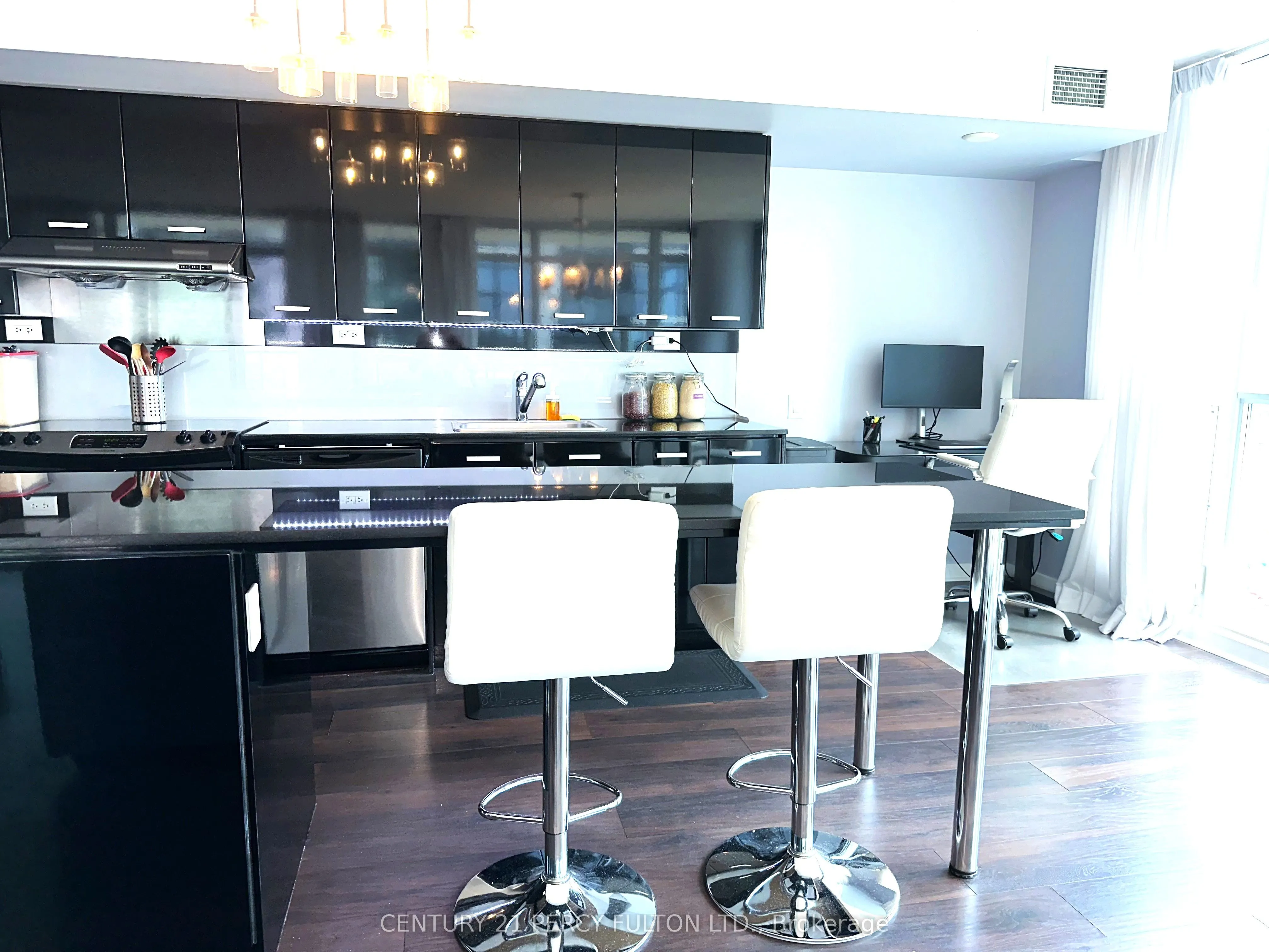 15 Singer Court, #910