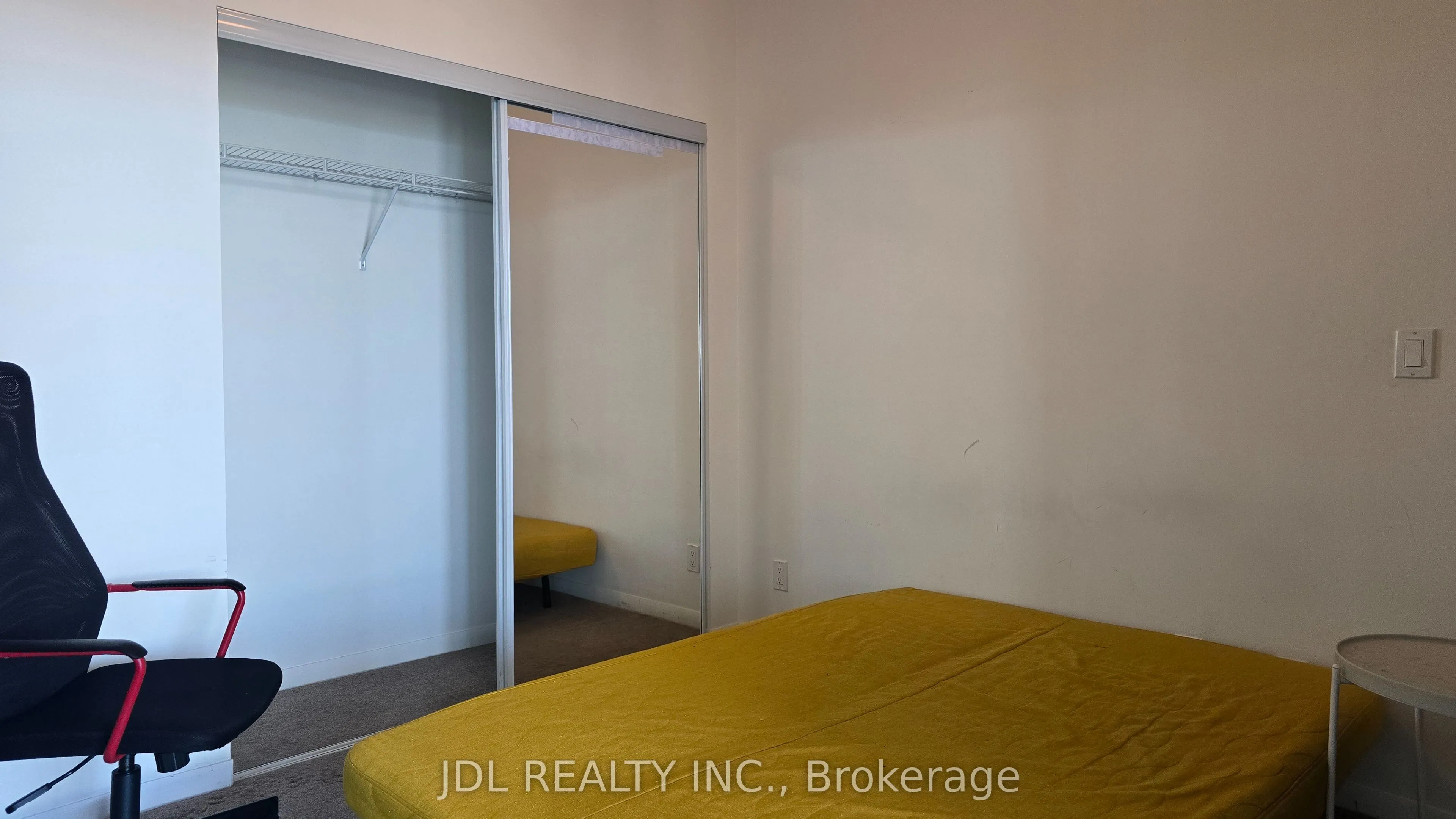 832 Bay Street, #4702
