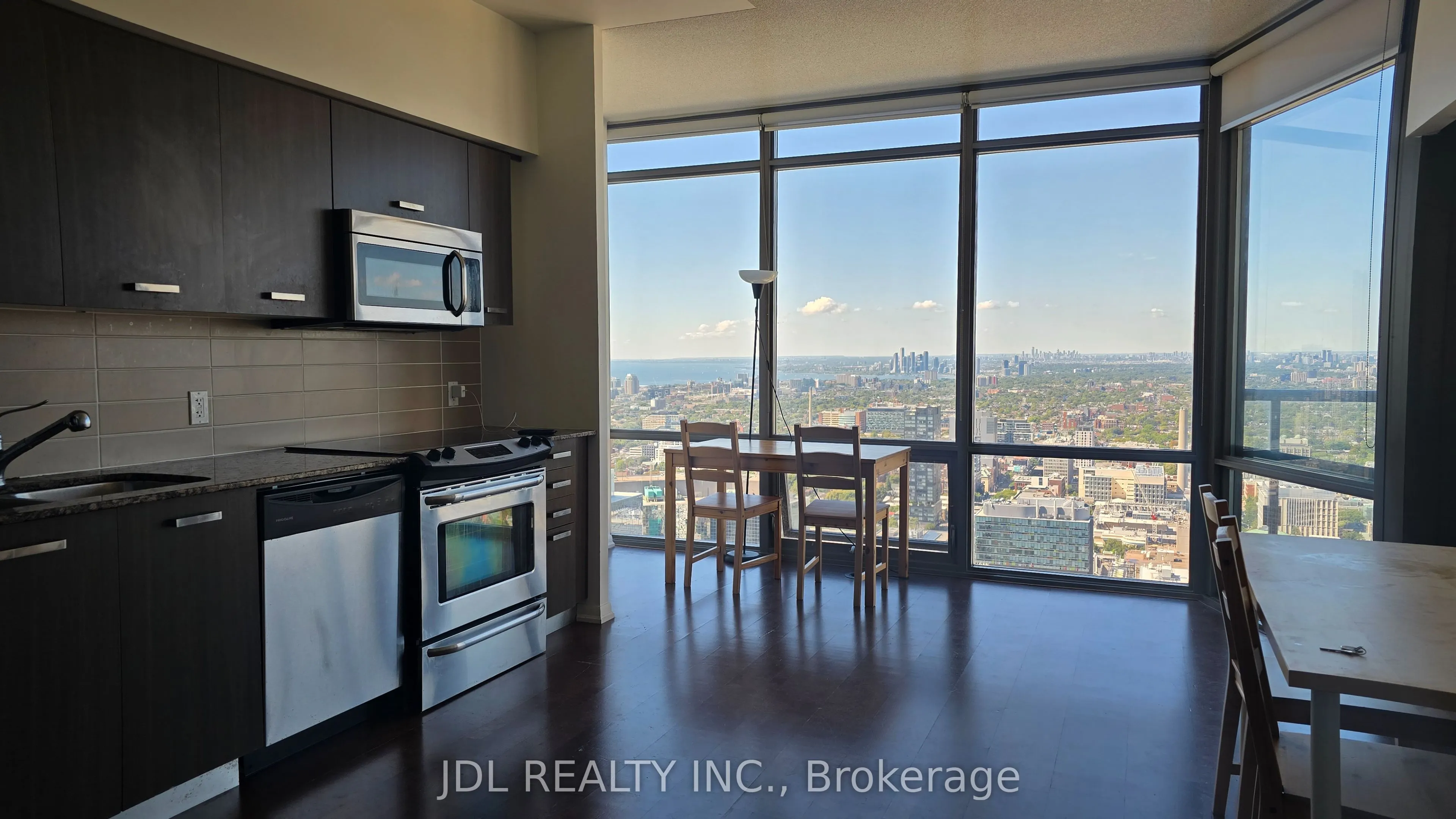 832 Bay Street, #4702