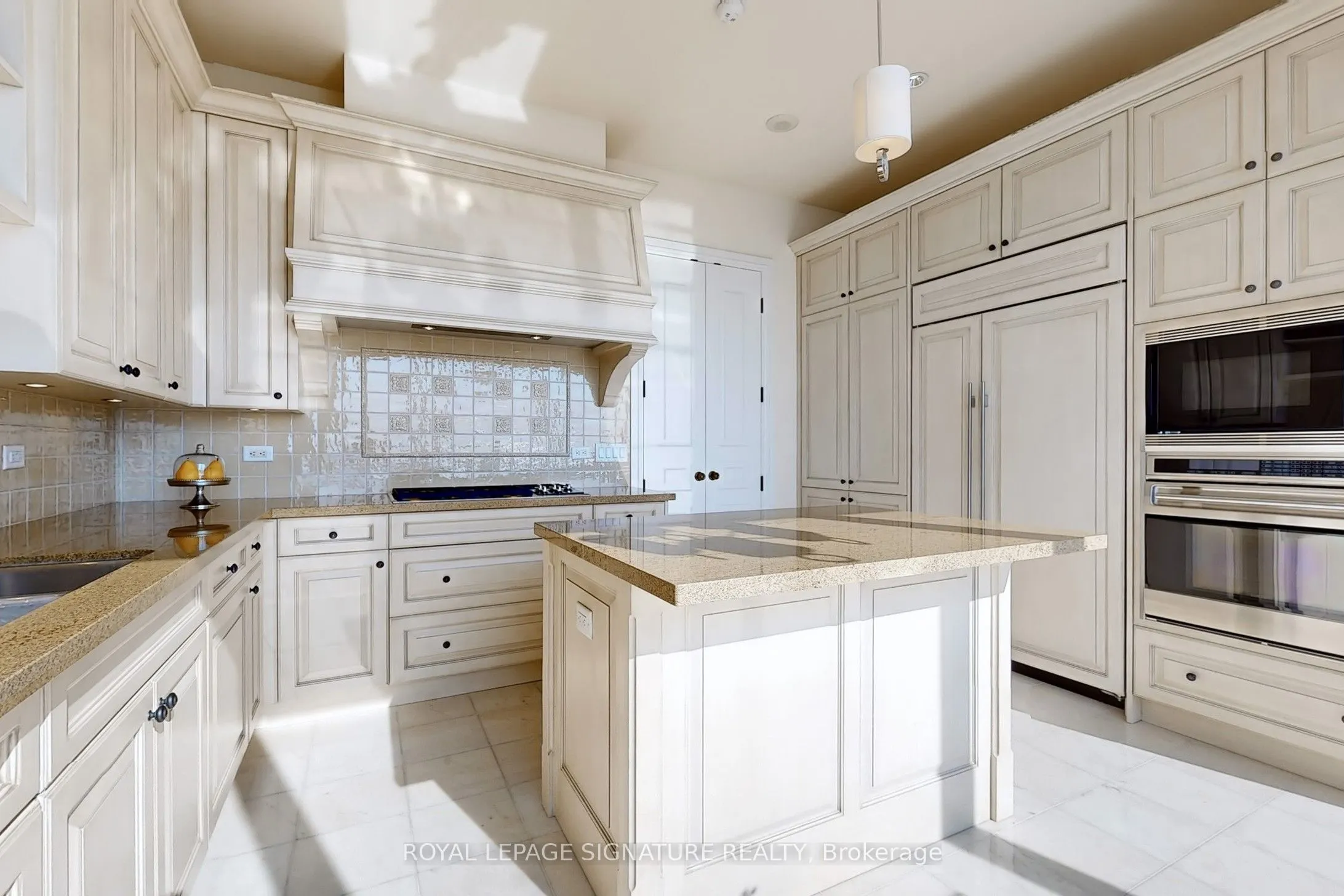 183 Wellington Street W, #3505