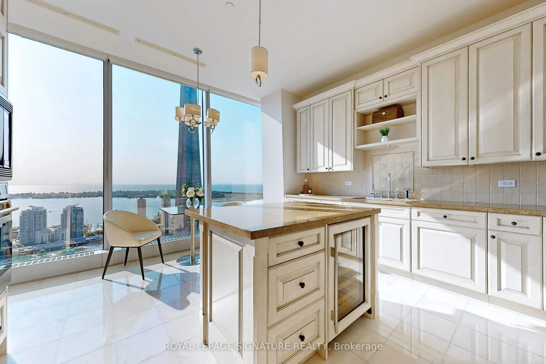 183 Wellington Street W, #3505