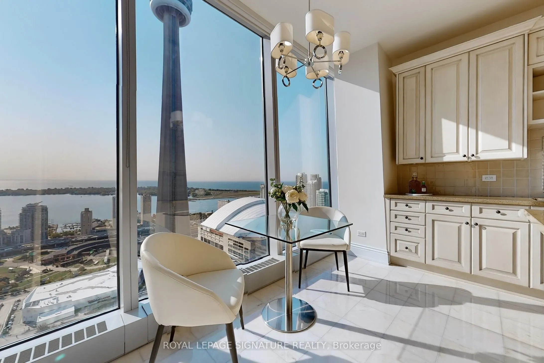 183 Wellington Street W, #3505