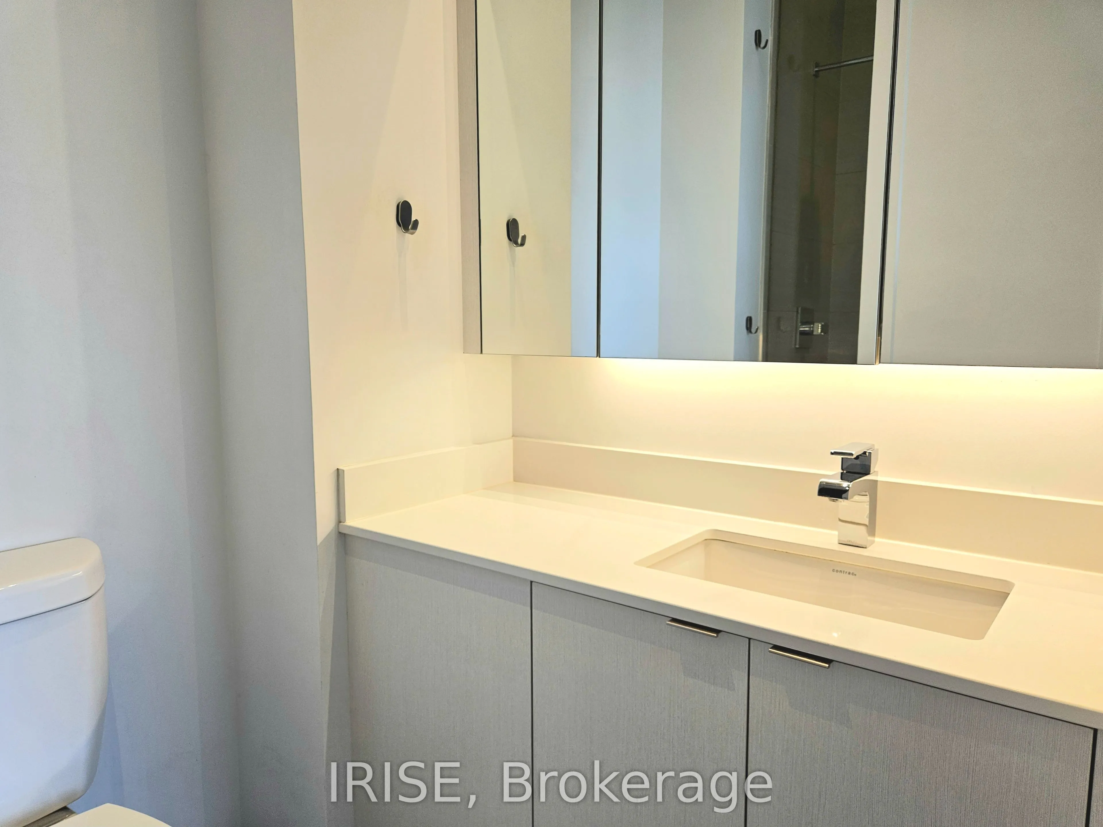 1 Edgewater Drive, #218