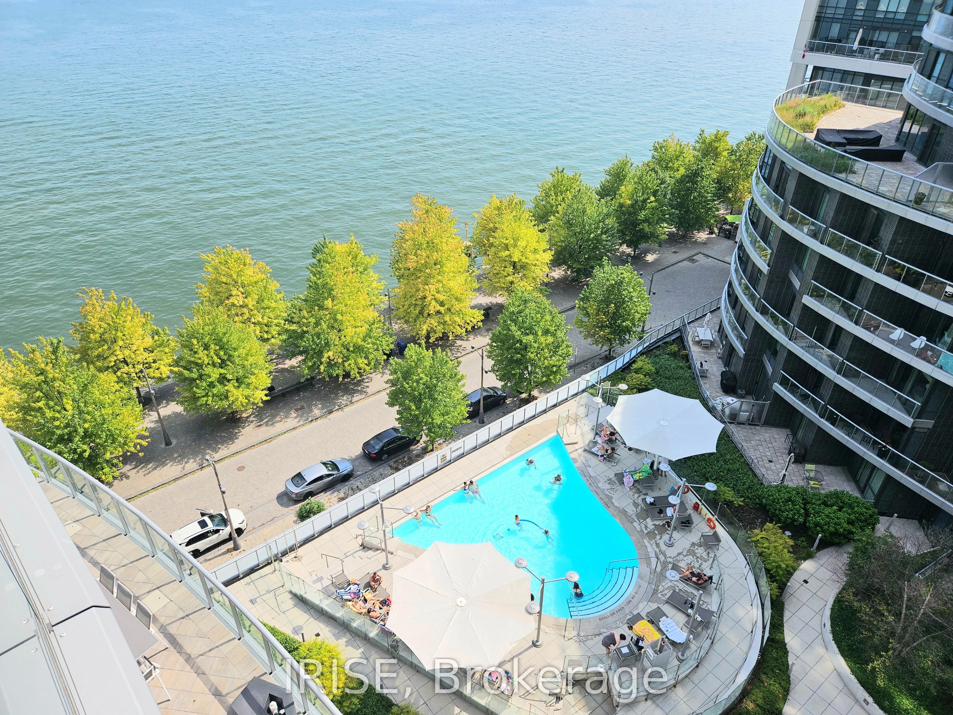 1 Edgewater Drive, #218