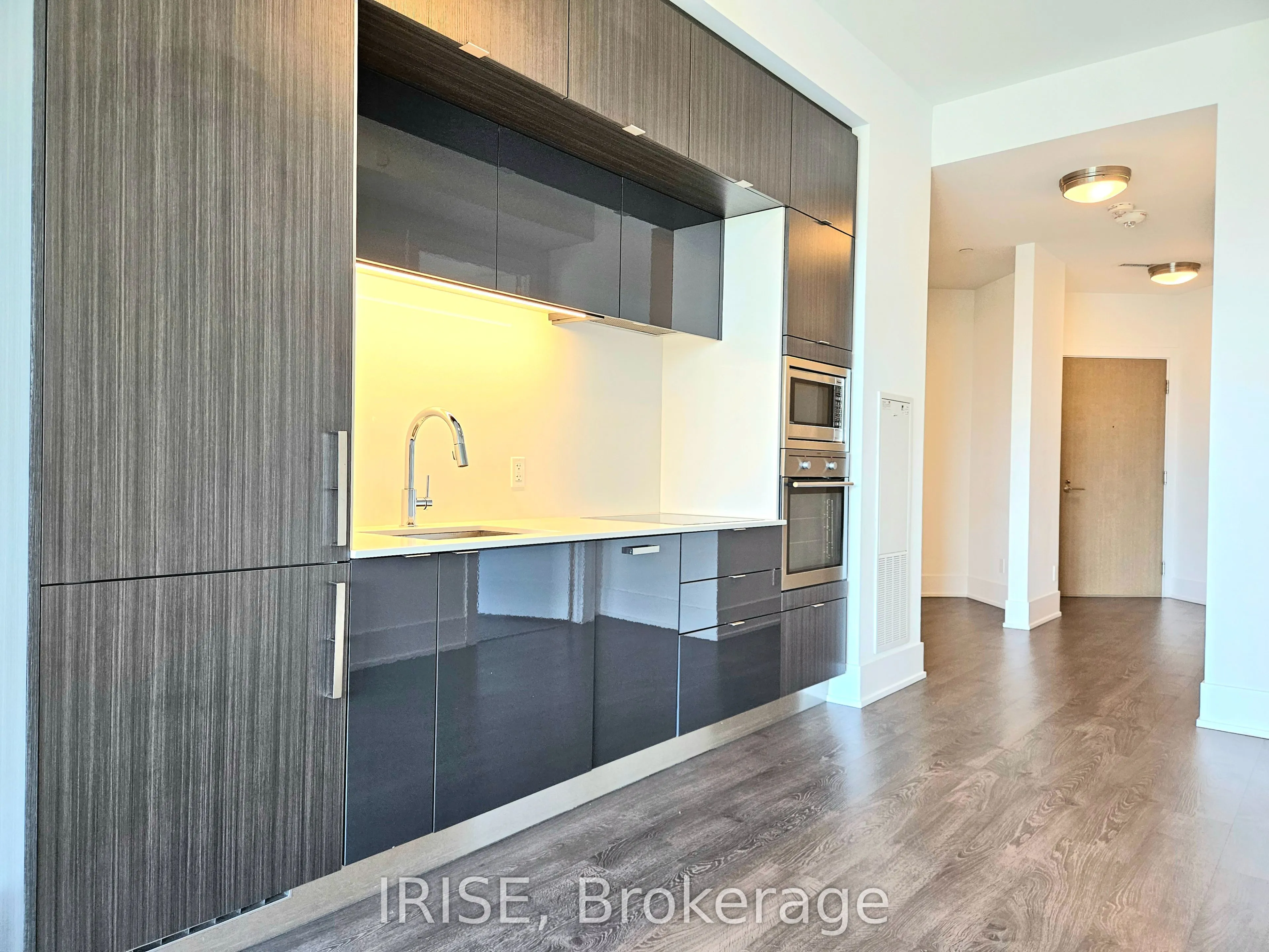 1 Edgewater Drive, #218