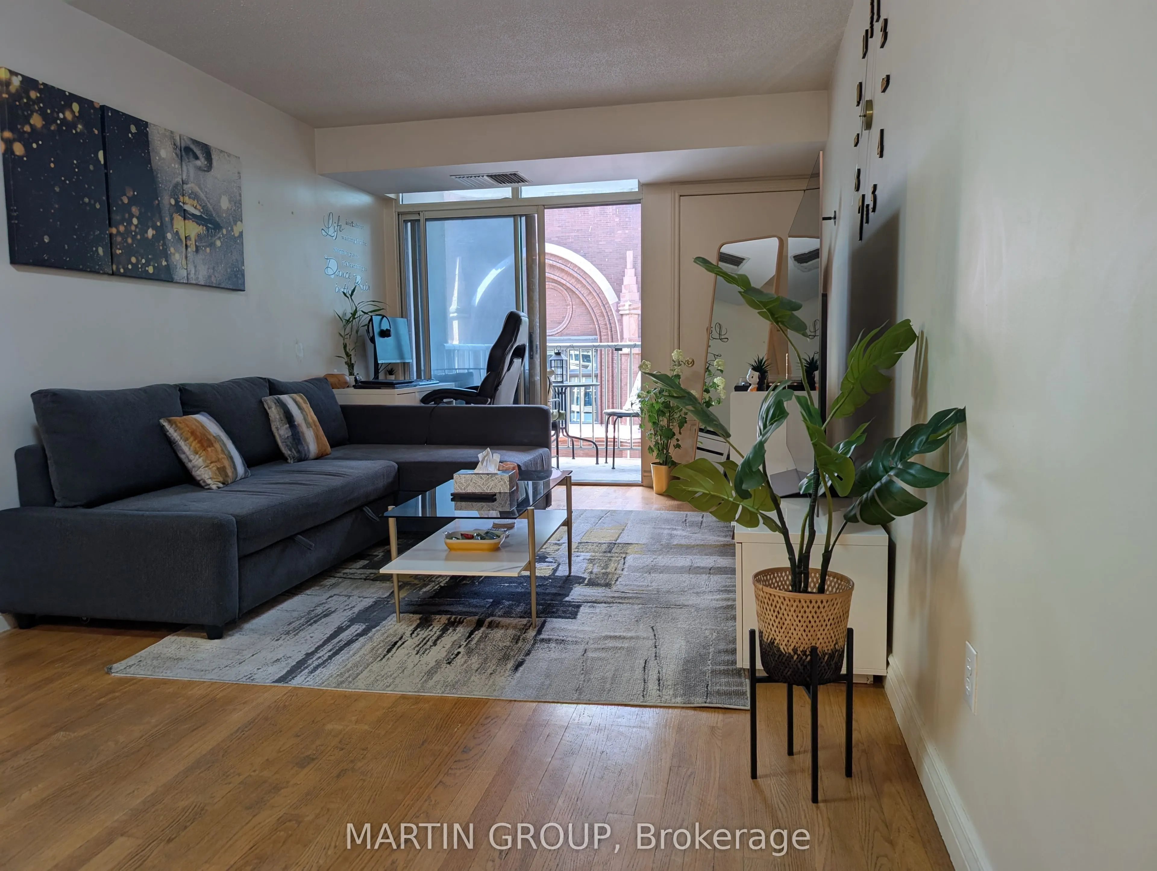 105 Victoria Street, #1105