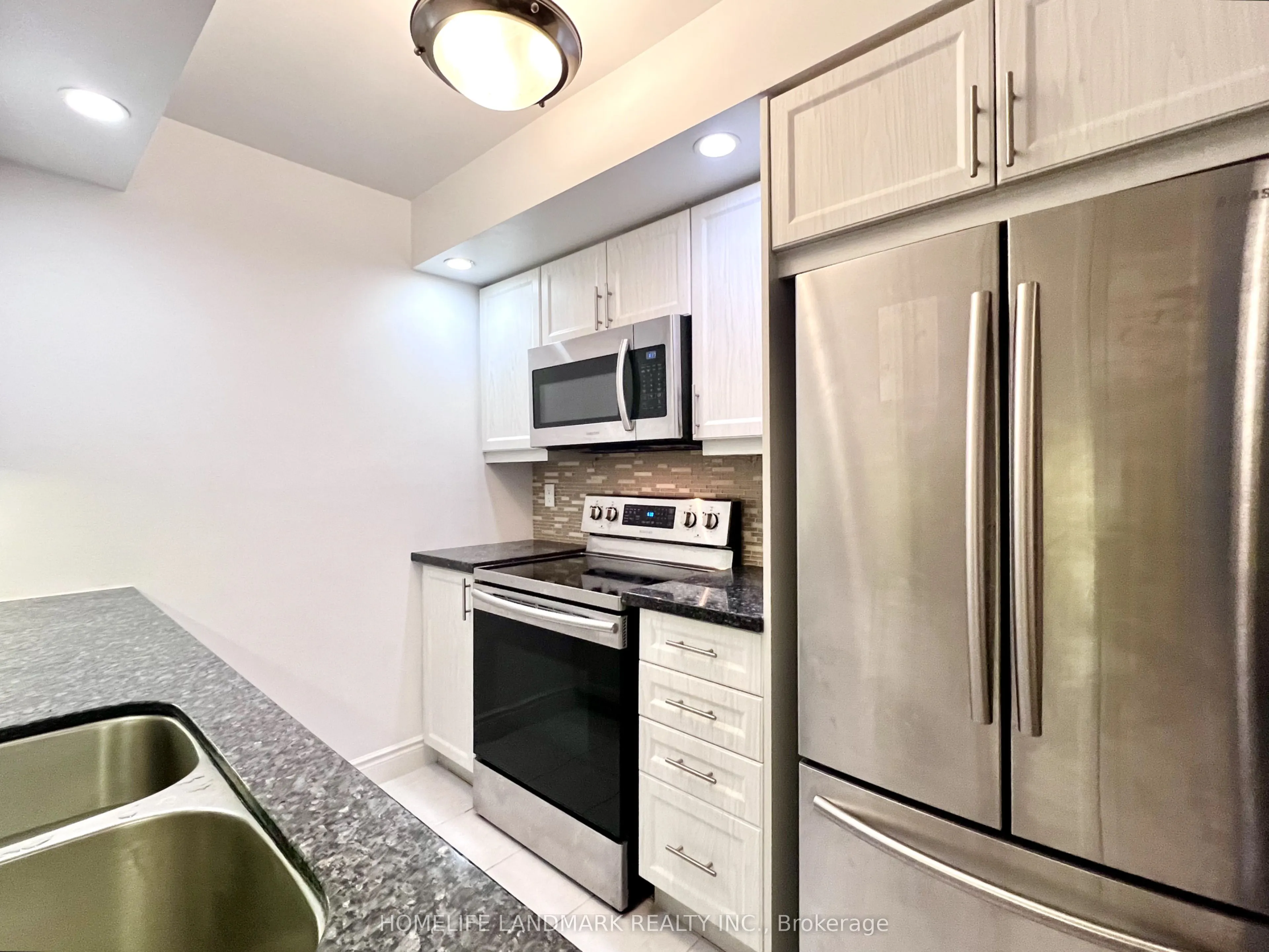 15 Northtown Way, #728