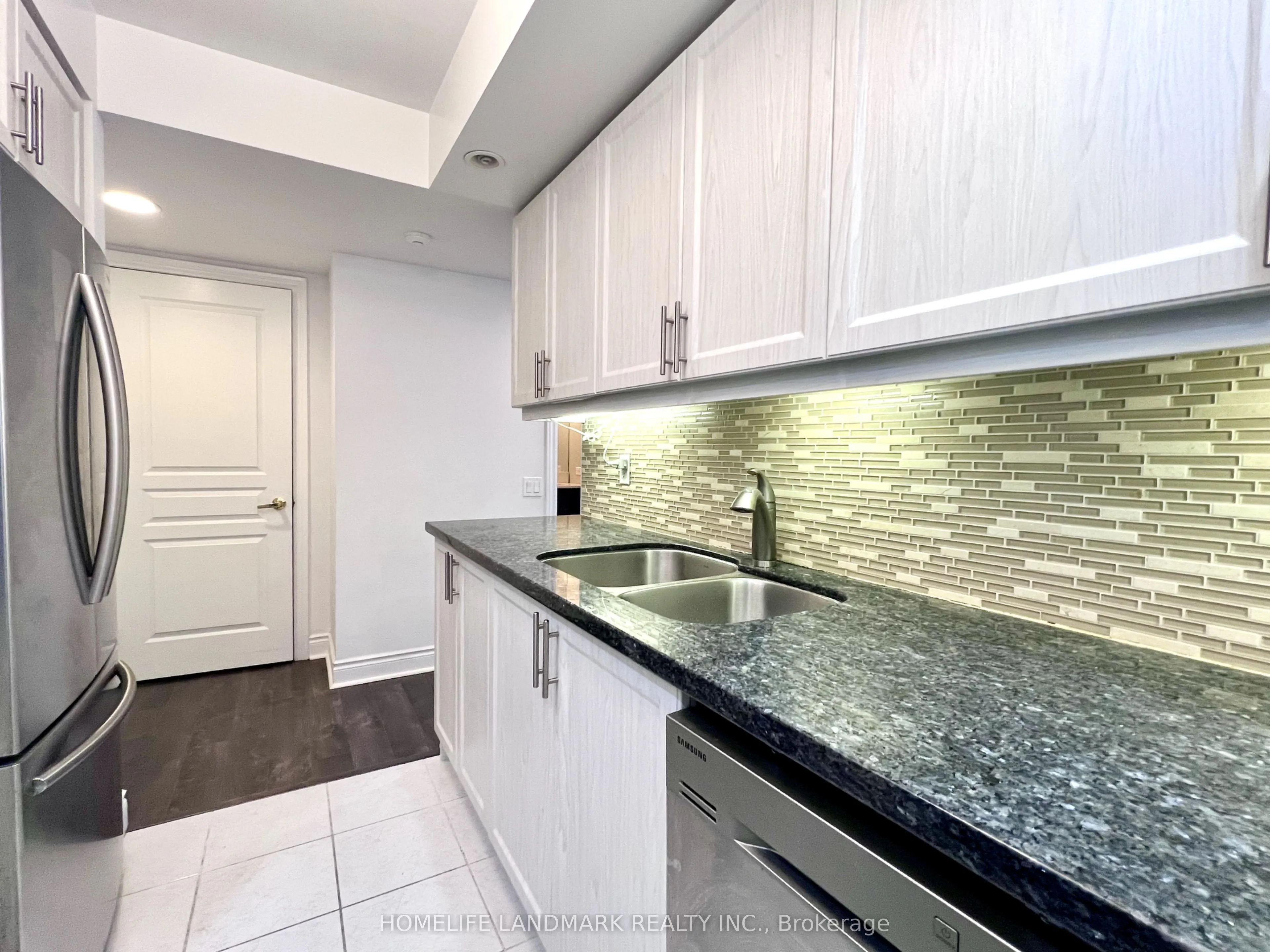 15 Northtown Way, #728