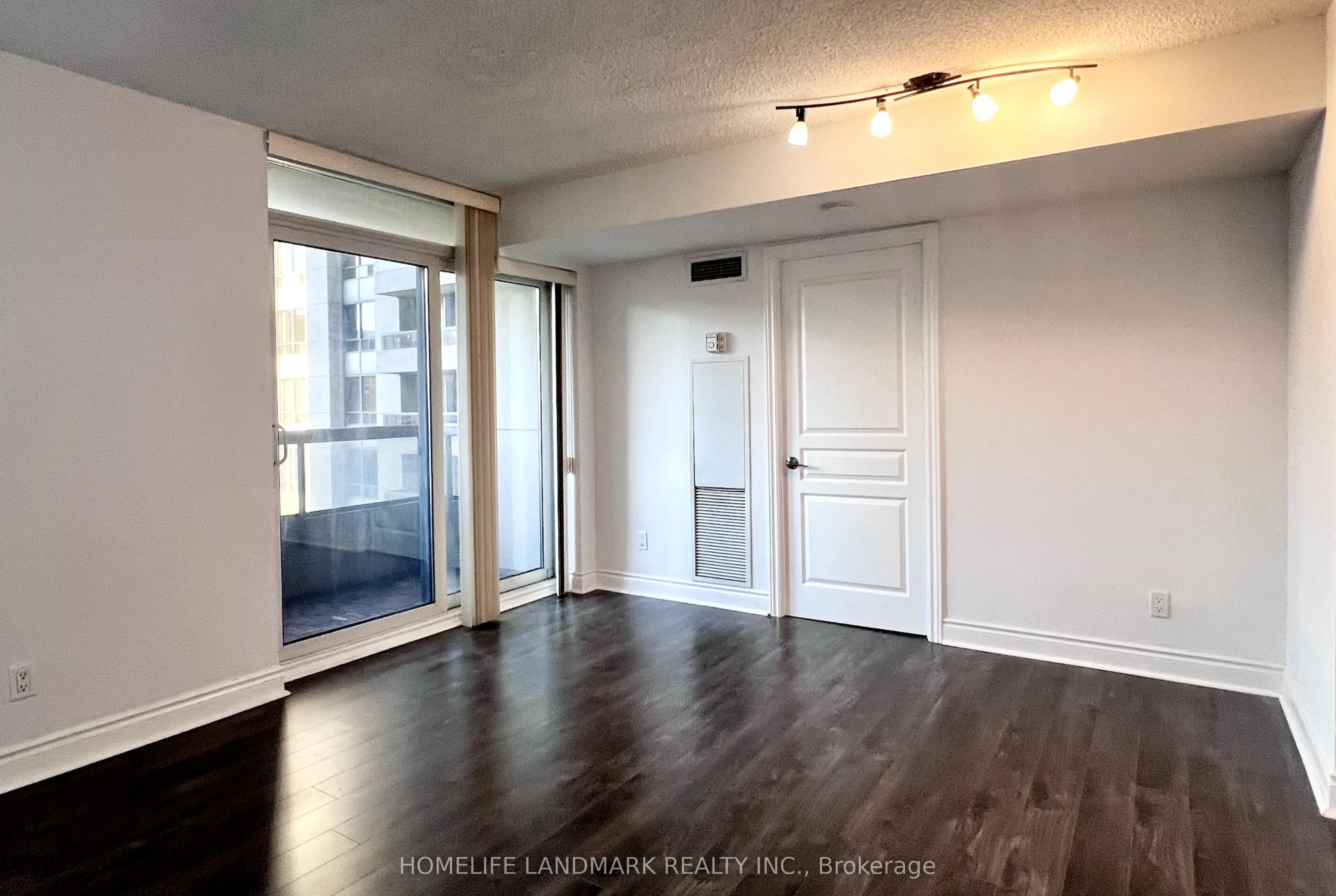 15 Northtown Way, #728