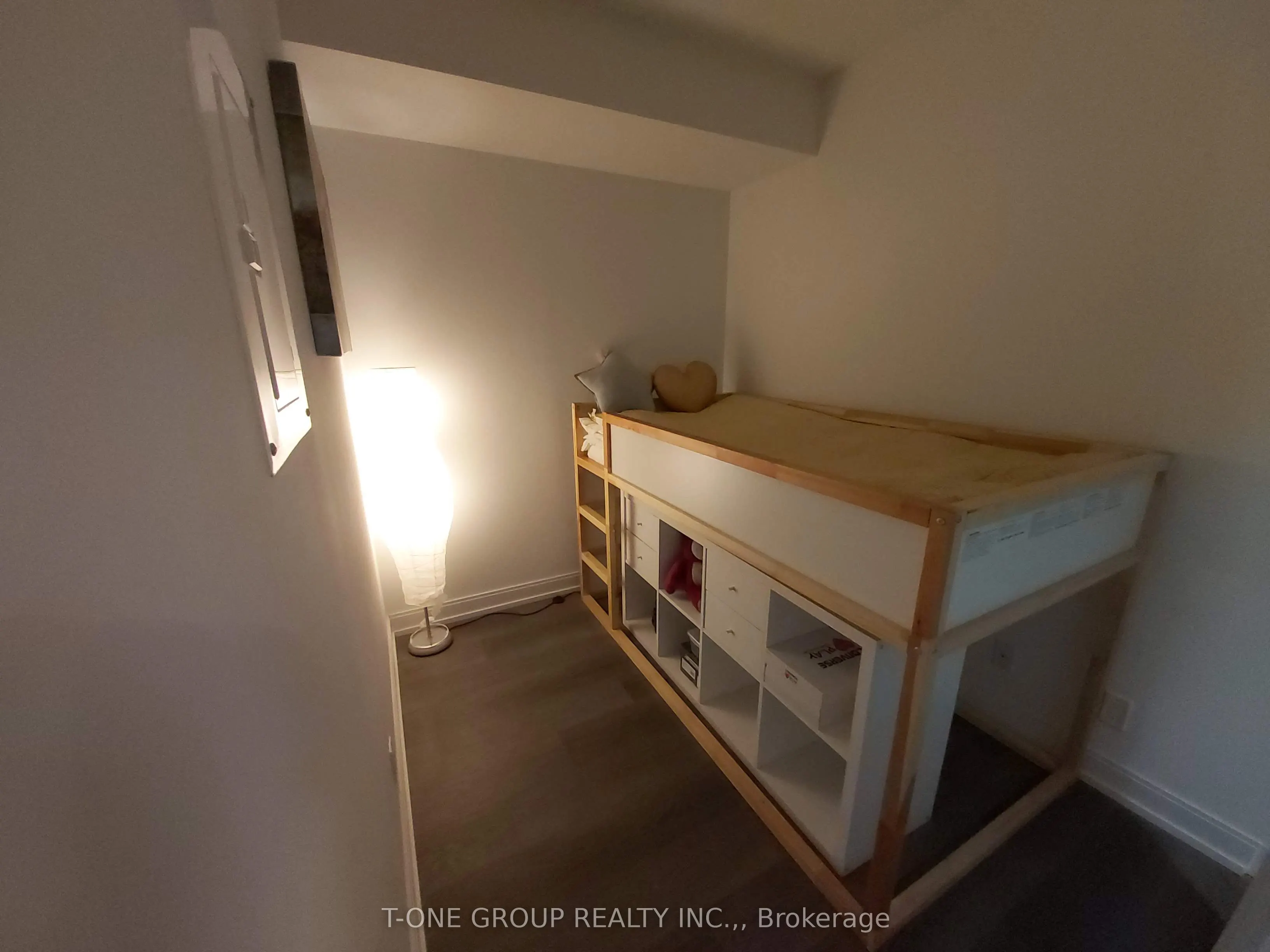 181 Dundas Street E, #4902