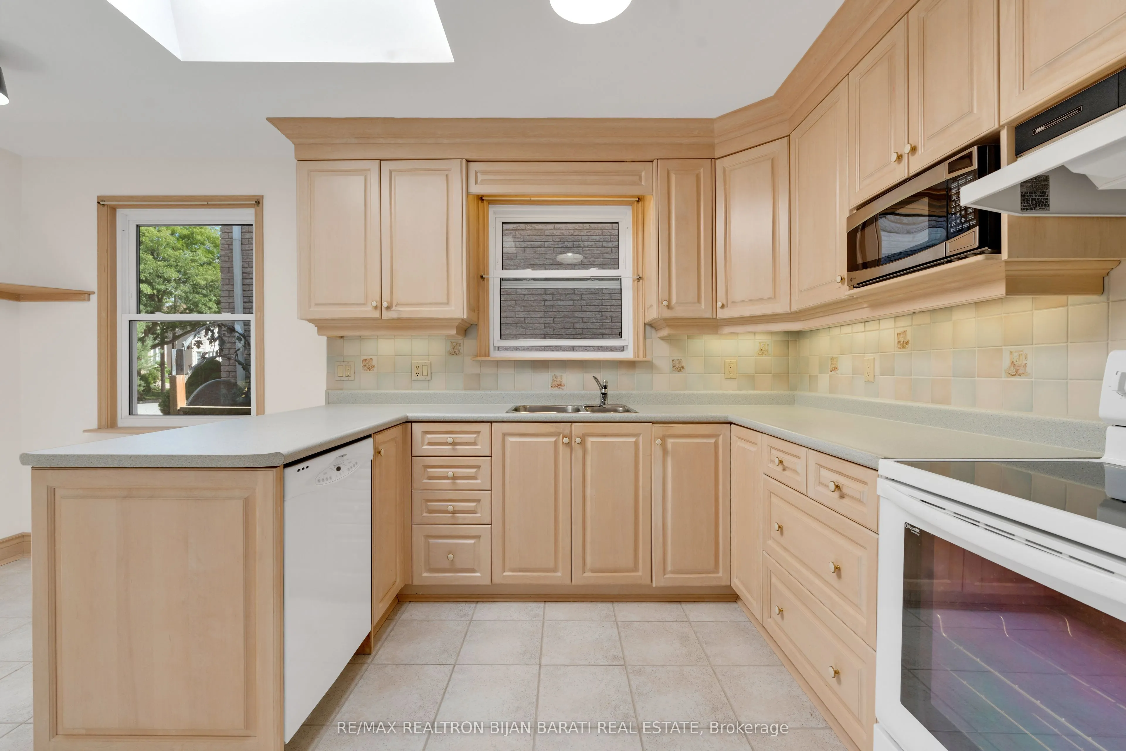 273 Dunview Avenue
