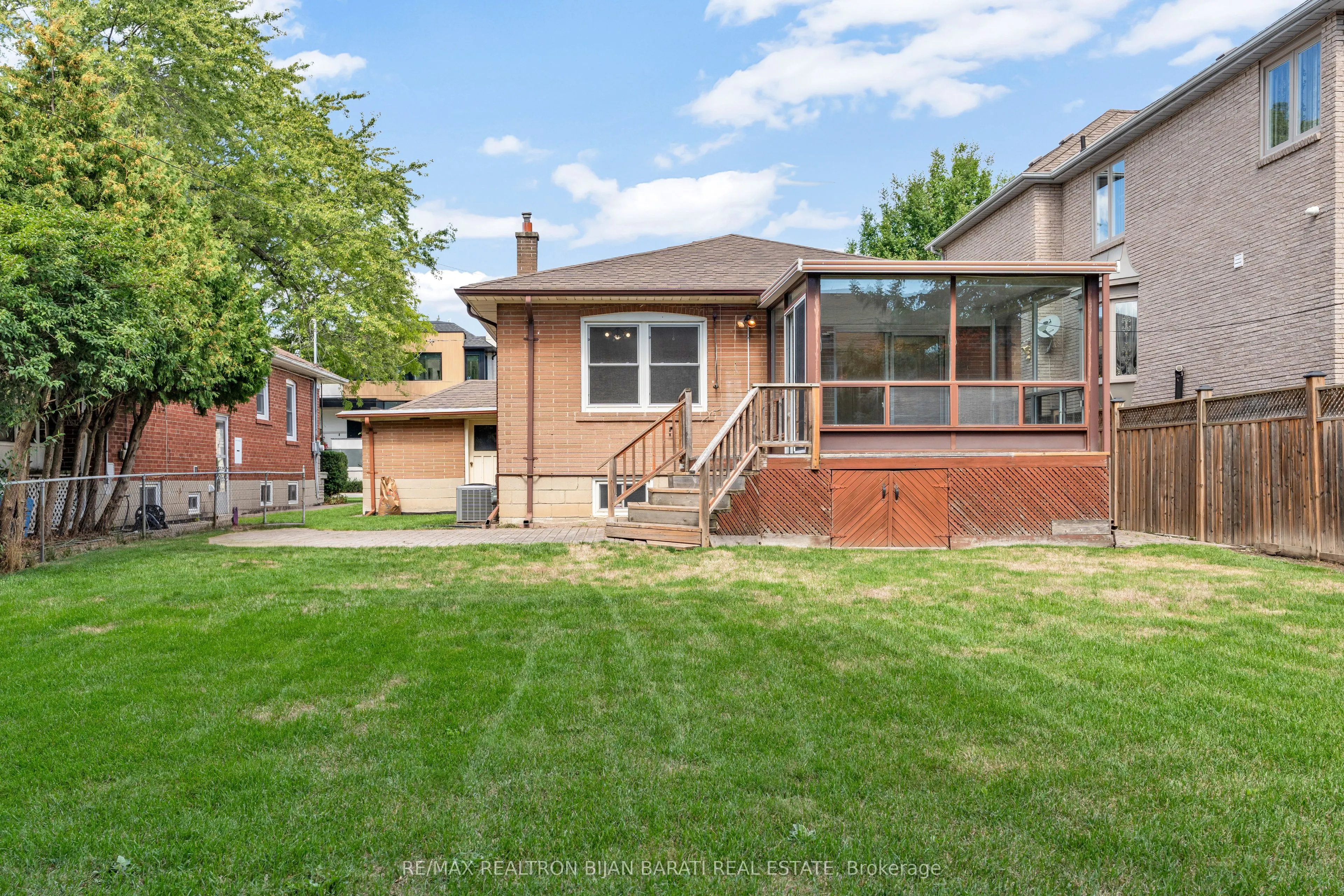 273 Dunview Avenue