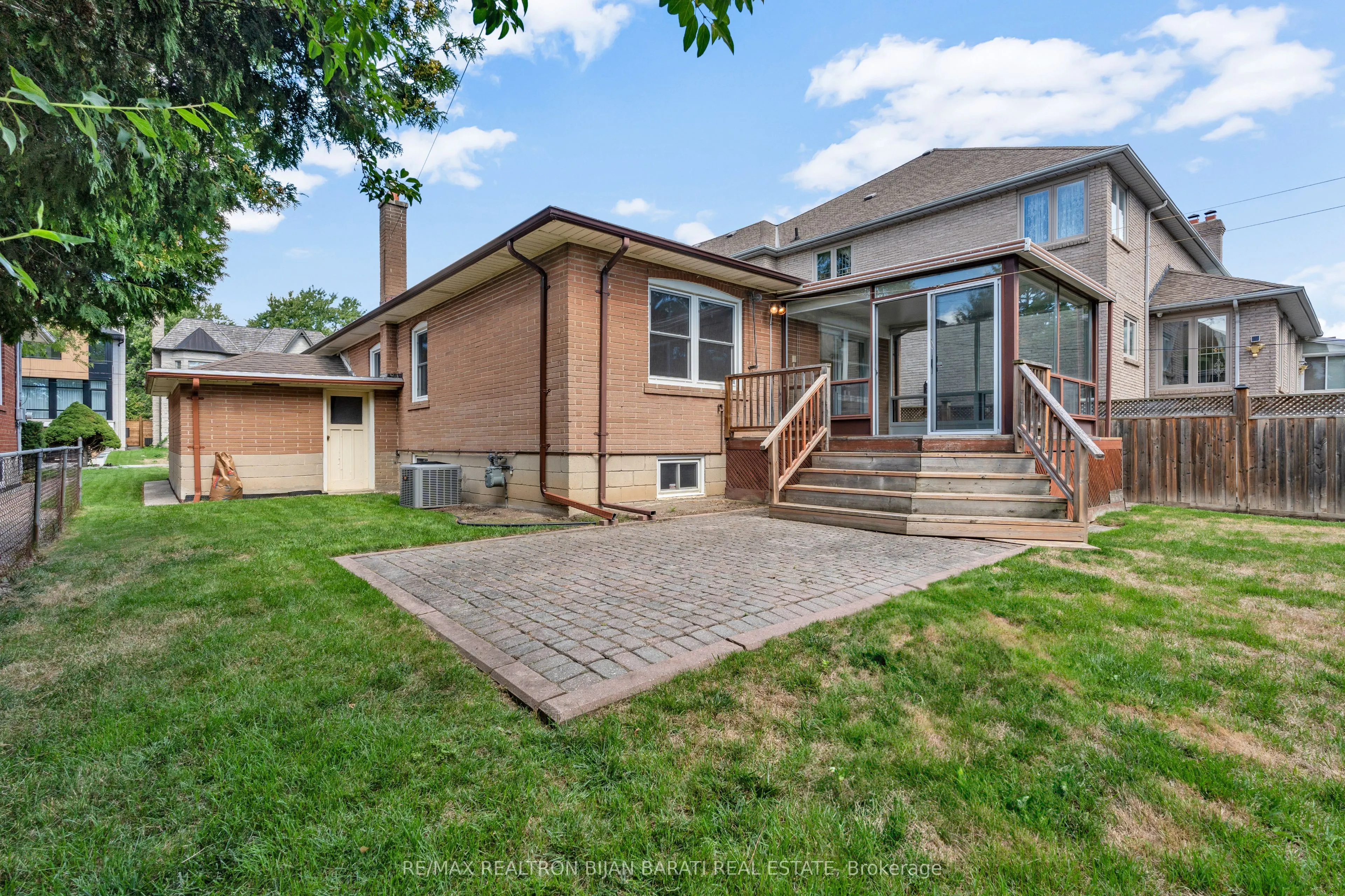 273 Dunview Avenue