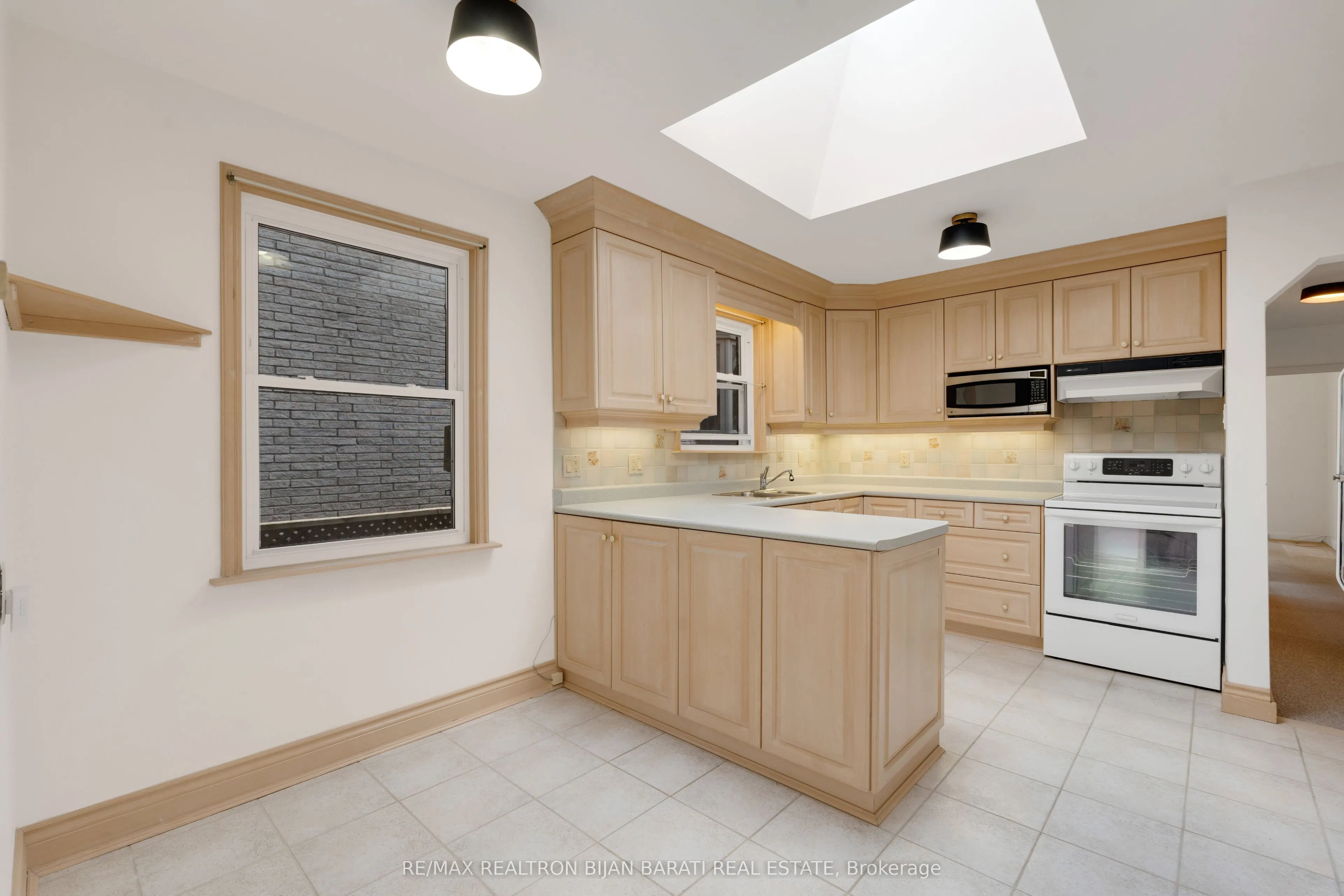 273 Dunview Avenue