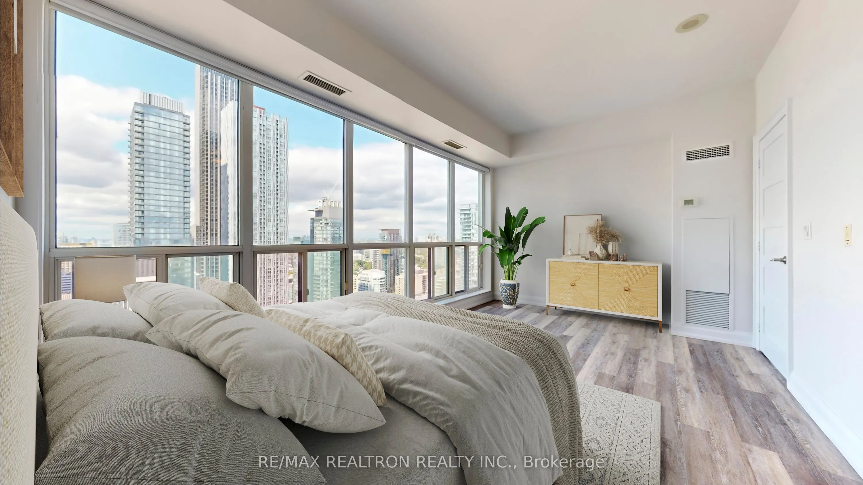 8 Park Road, #PH3802
