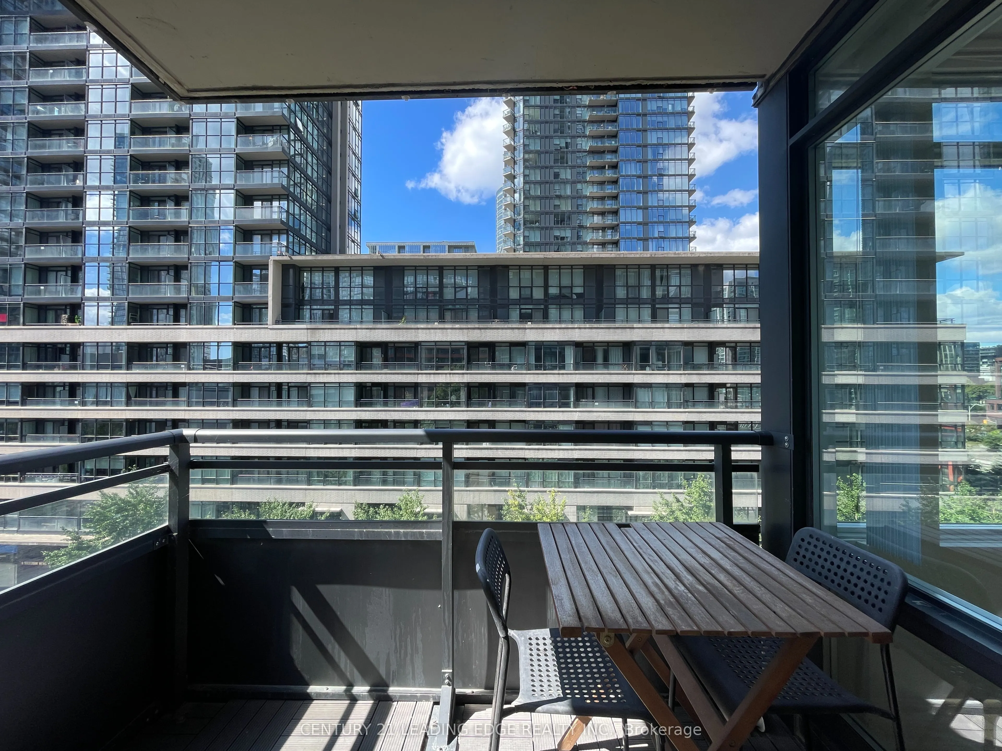 25 Telegram Mews, #609