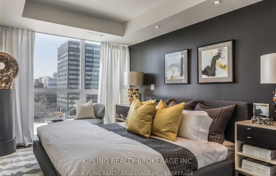 101 St Clair Avenue W, #1804