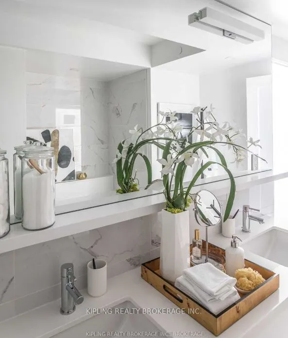 101 St Clair Avenue W, #1804