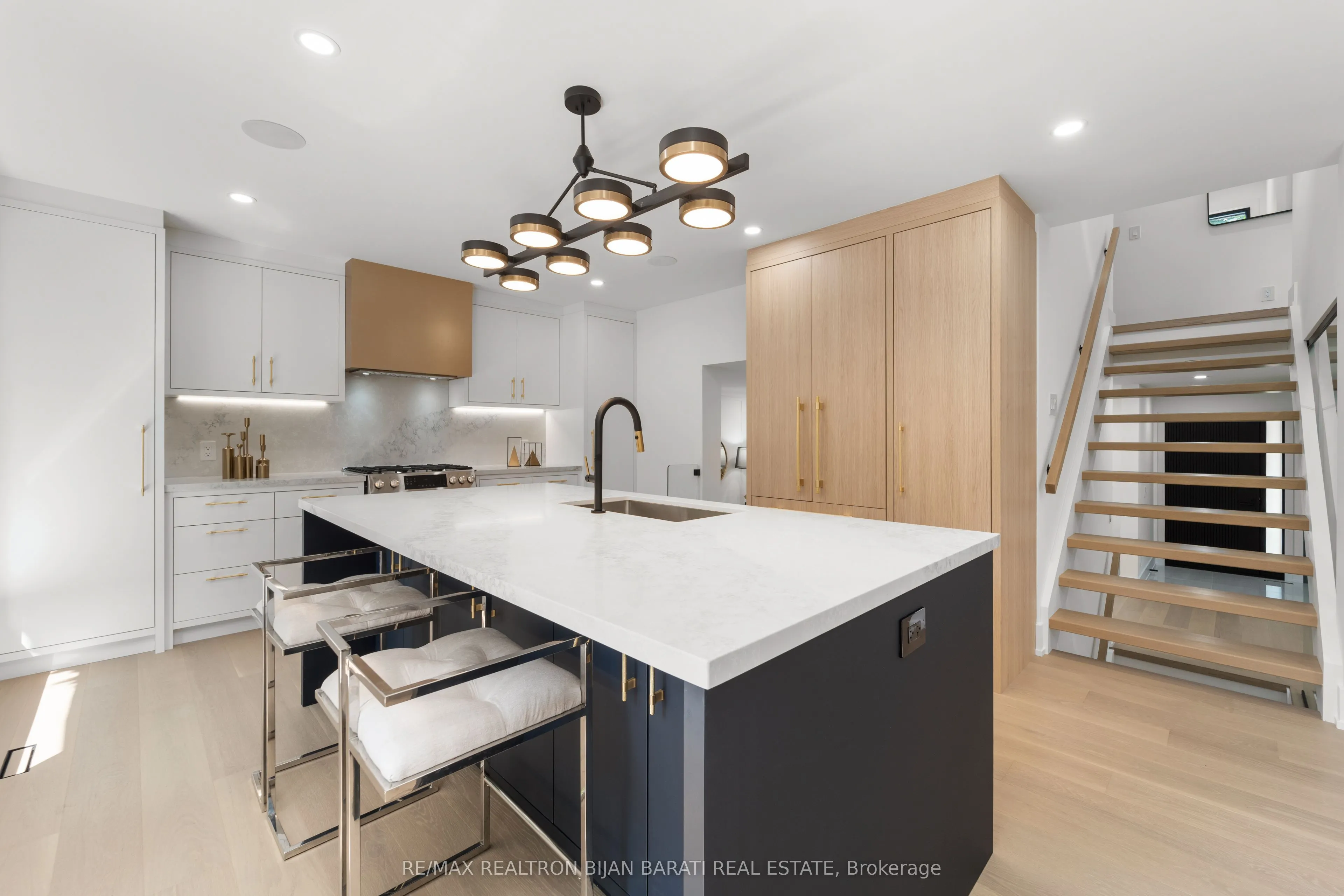 593 Cummer Avenue