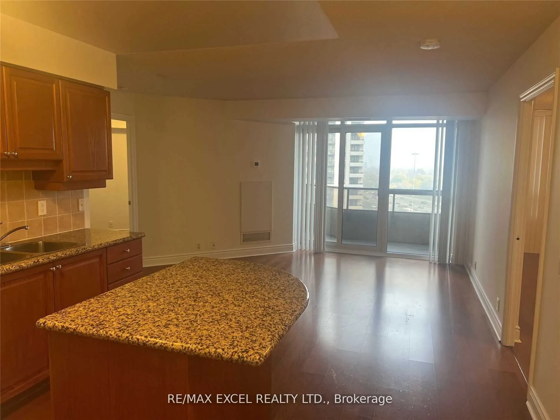 80 Harrison Garden Boulevard, #819