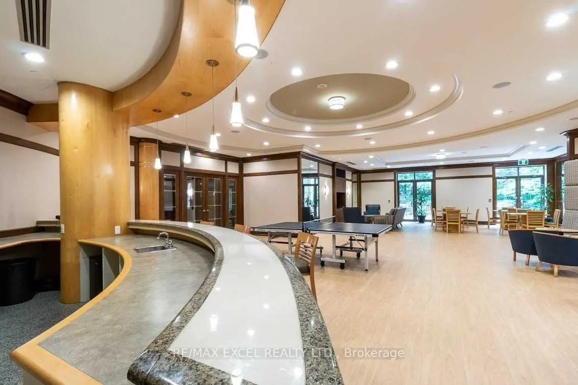 80 Harrison Garden Boulevard, #819