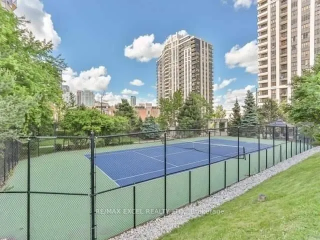 80 Harrison Garden Boulevard, #819