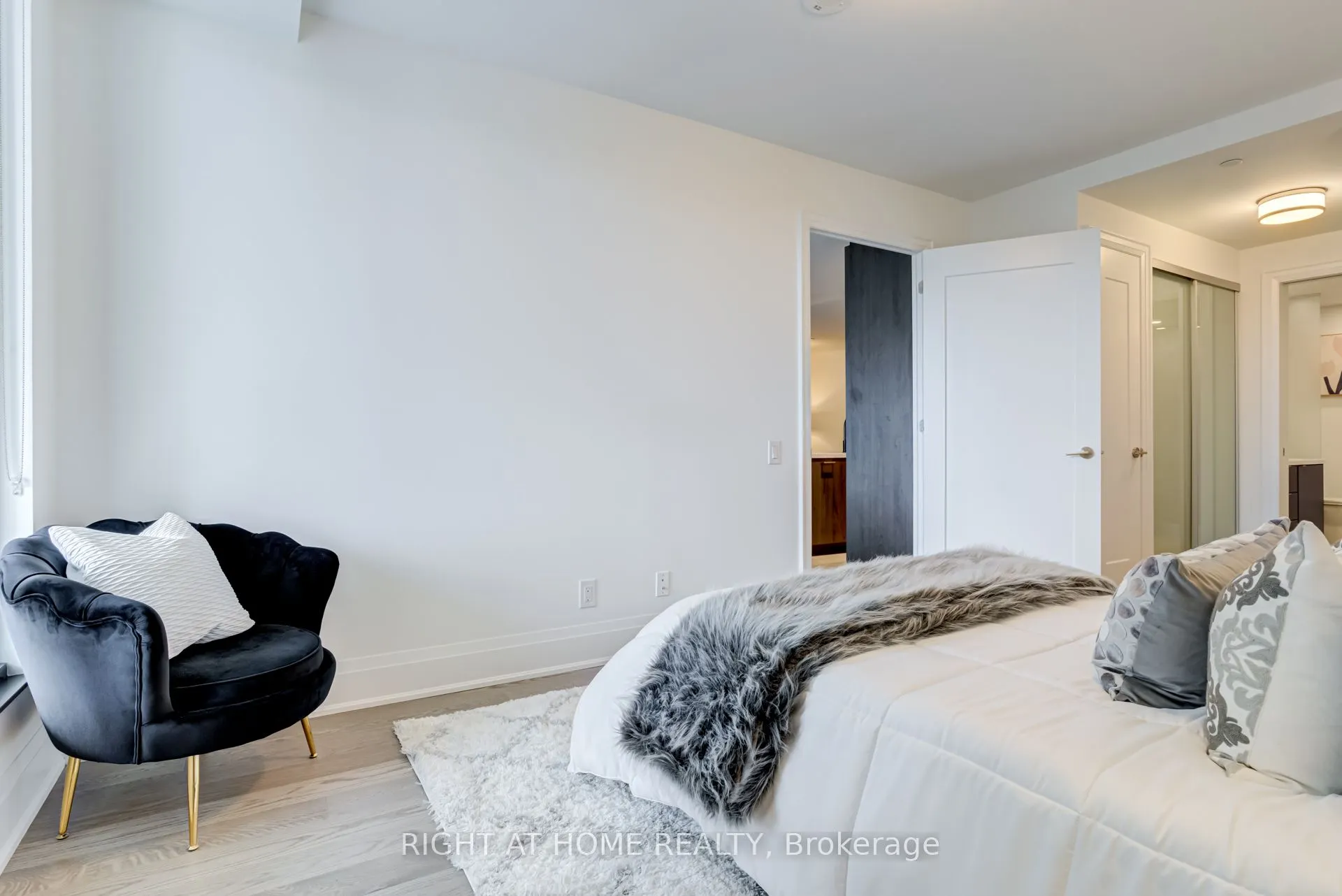 280 HOWLAND Avenue, #410
