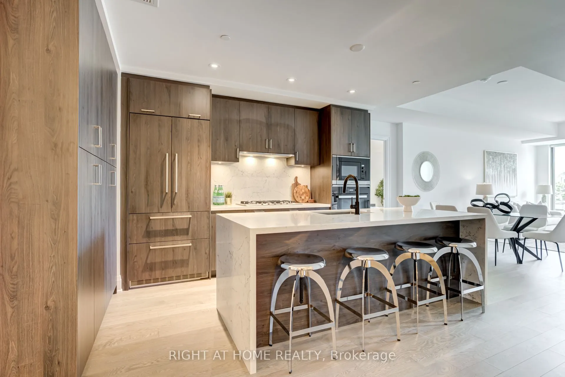 280 HOWLAND Avenue, #410