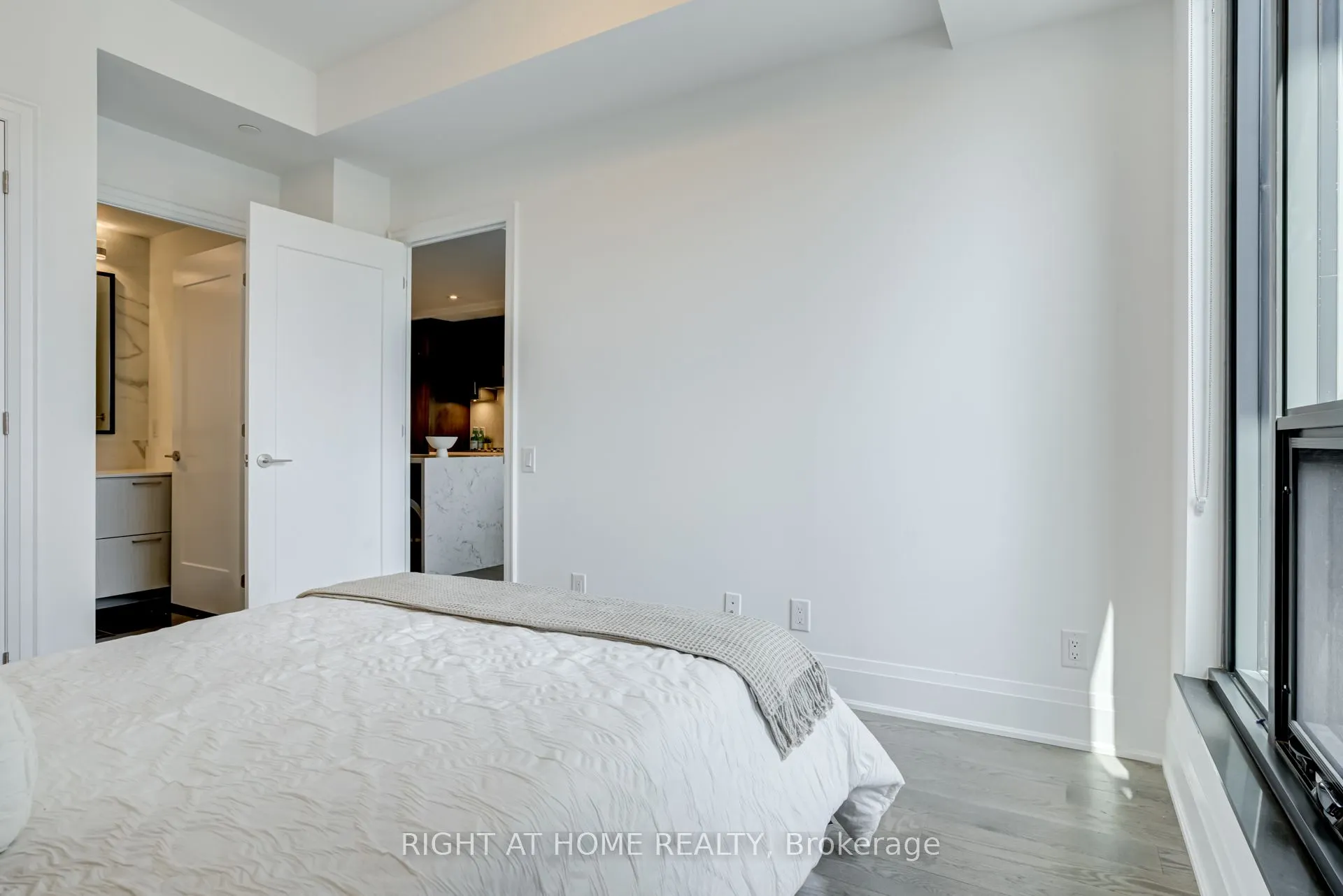 280 HOWLAND Avenue, #410