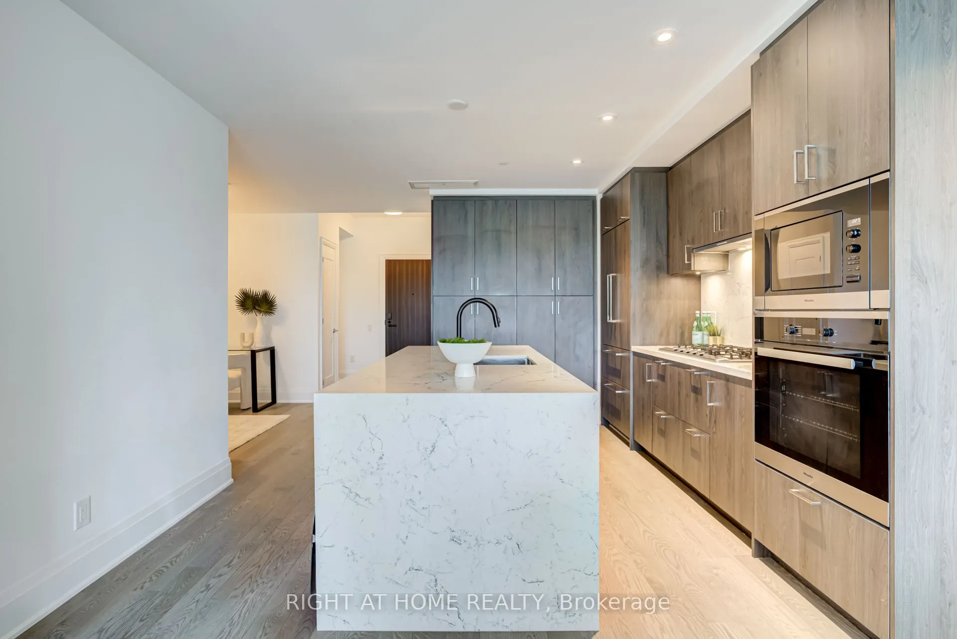 280 HOWLAND Avenue, #410