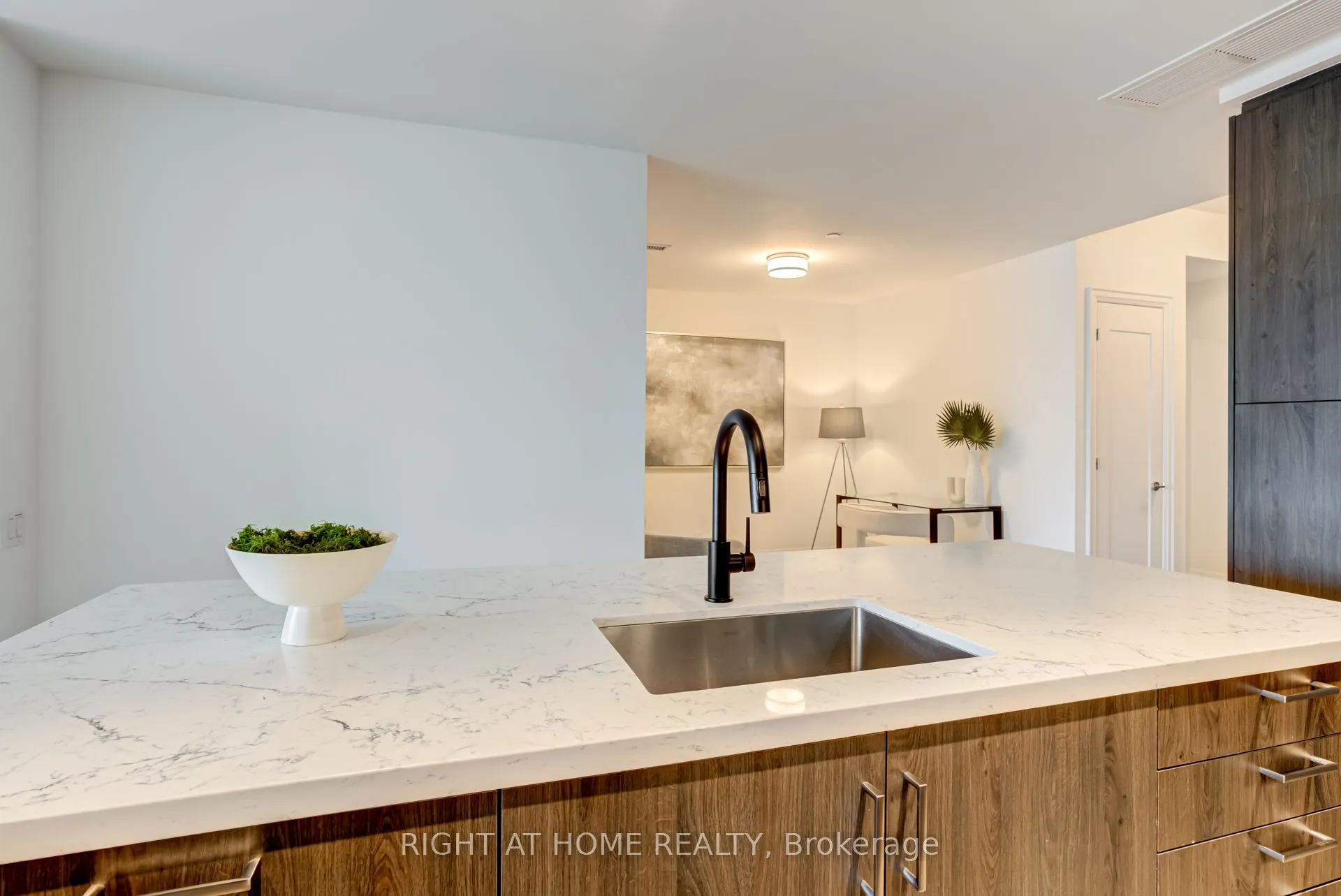 280 HOWLAND Avenue, #410