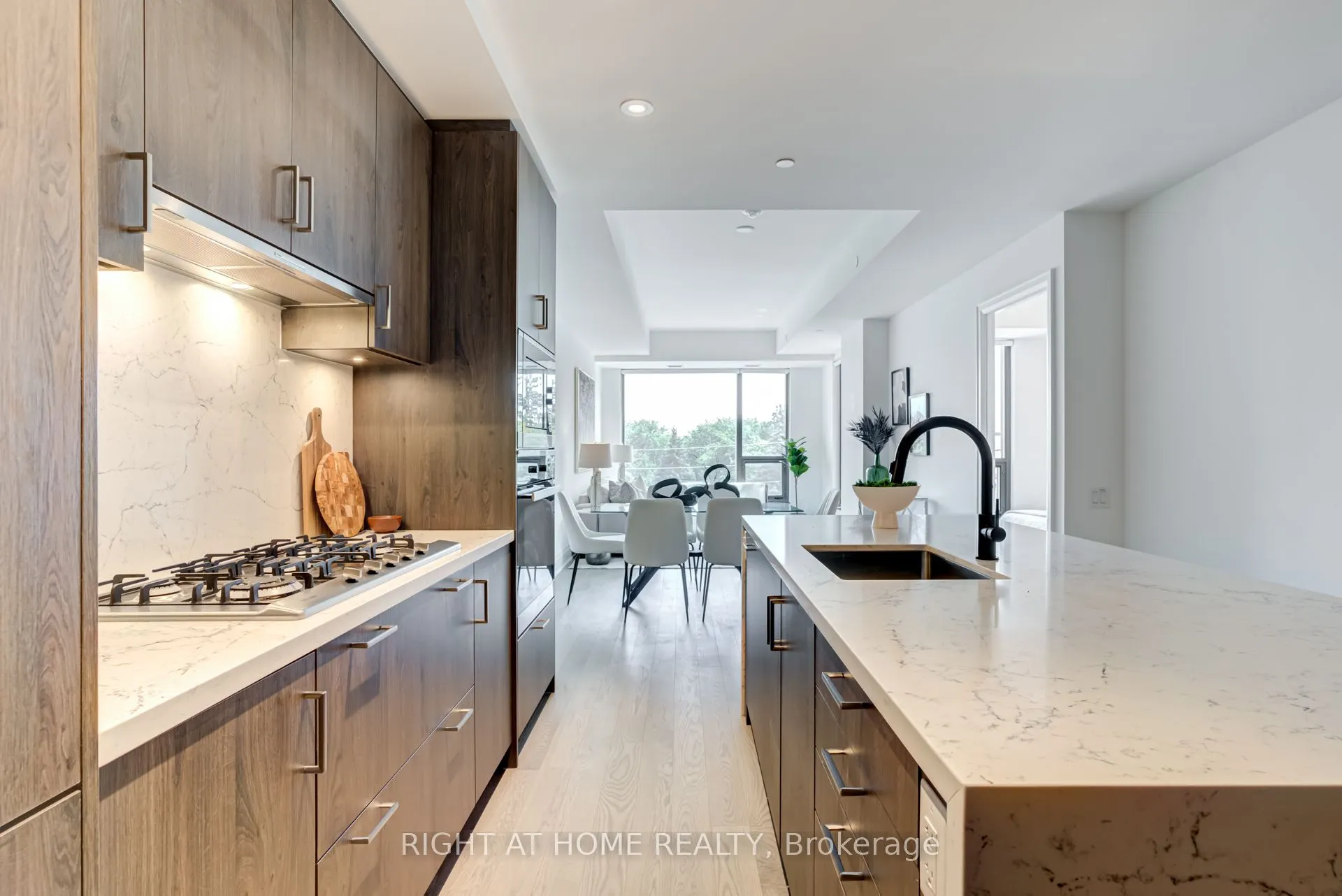 280 HOWLAND Avenue, #410