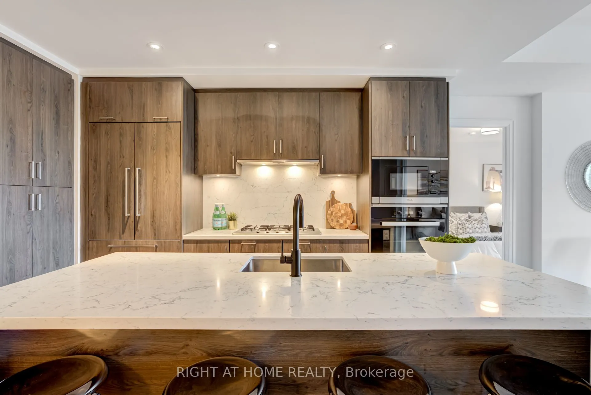 280 HOWLAND Avenue, #410