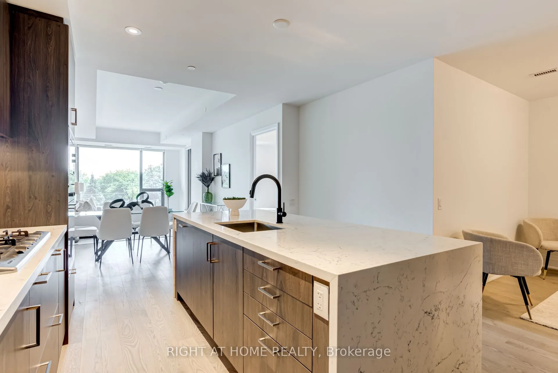 280 HOWLAND Avenue, #410