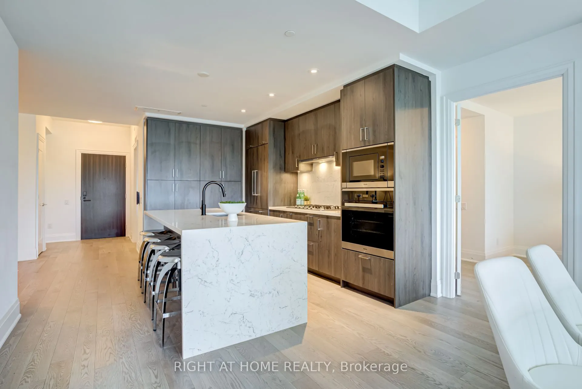 280 HOWLAND Avenue, #410