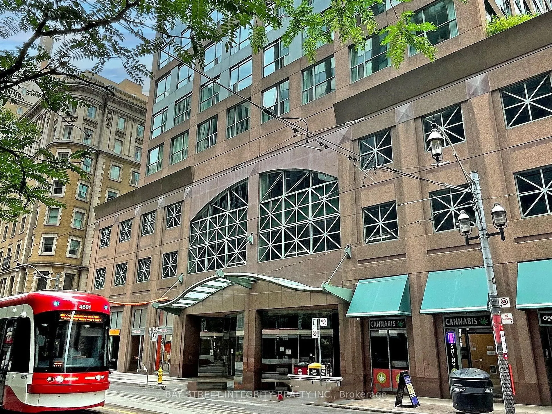 7 King Street E, #917